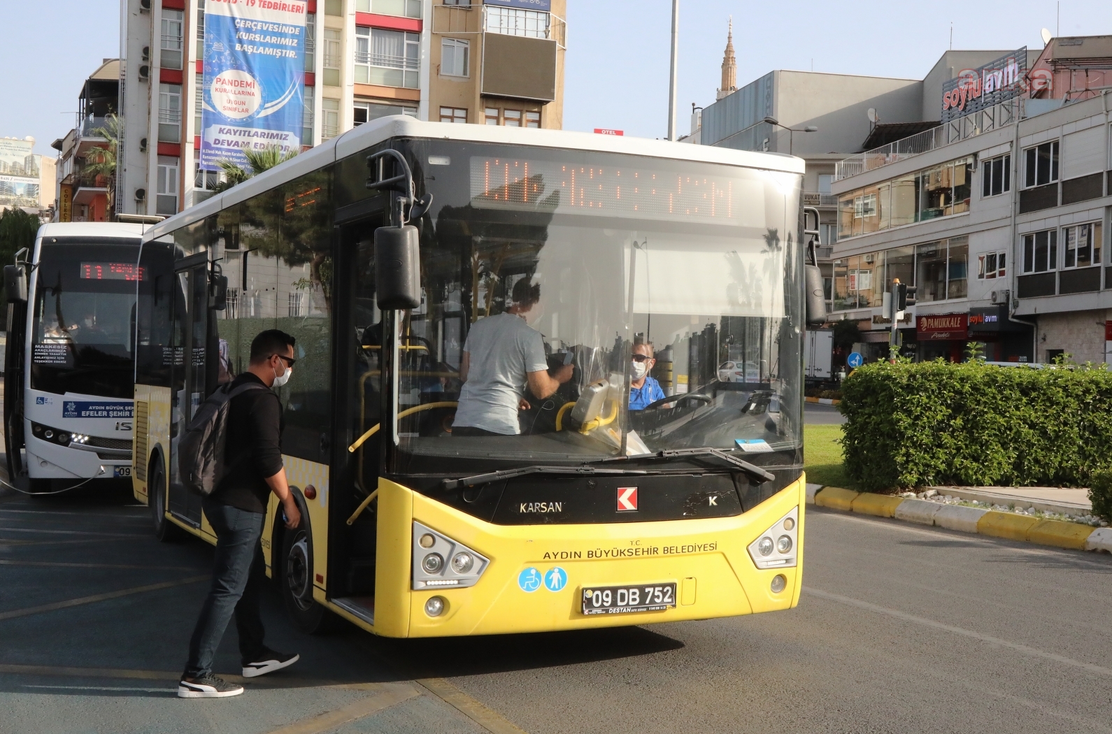 TÜM SAĞLIK ÇALIŞANLARI, AYDIN BÜYÜKŞEHİR'İN SARI CİVCİVLERİNİ ÜCRETSİZ KULLANIYOR