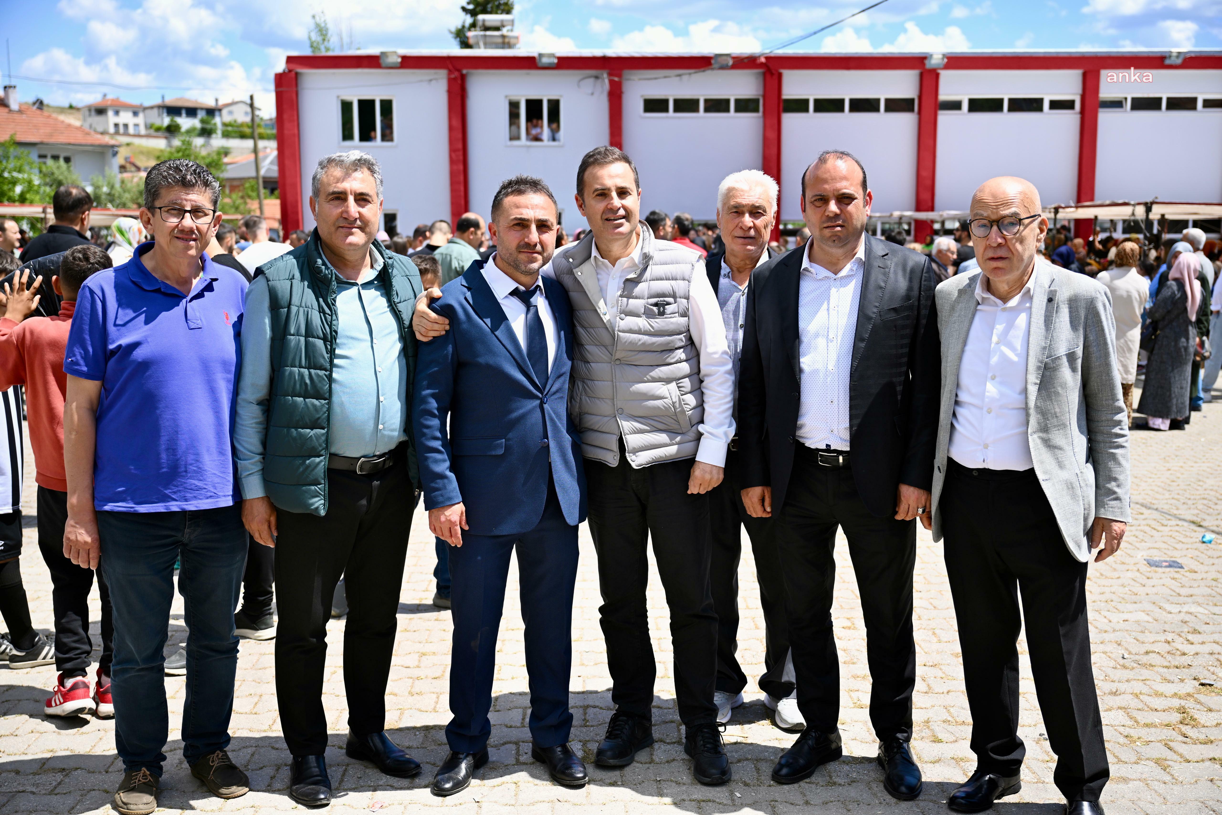 Balıkesir Büyükşehir Belediye Başkanı Akın, hafta sonu mesaisini köy hayırlarına ayırdı