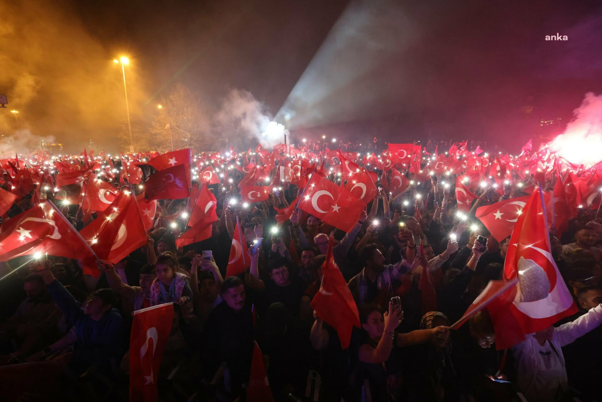 Ekrem İmamoğlu'ndan gençlere İstanbul ve İzmir için çağrı