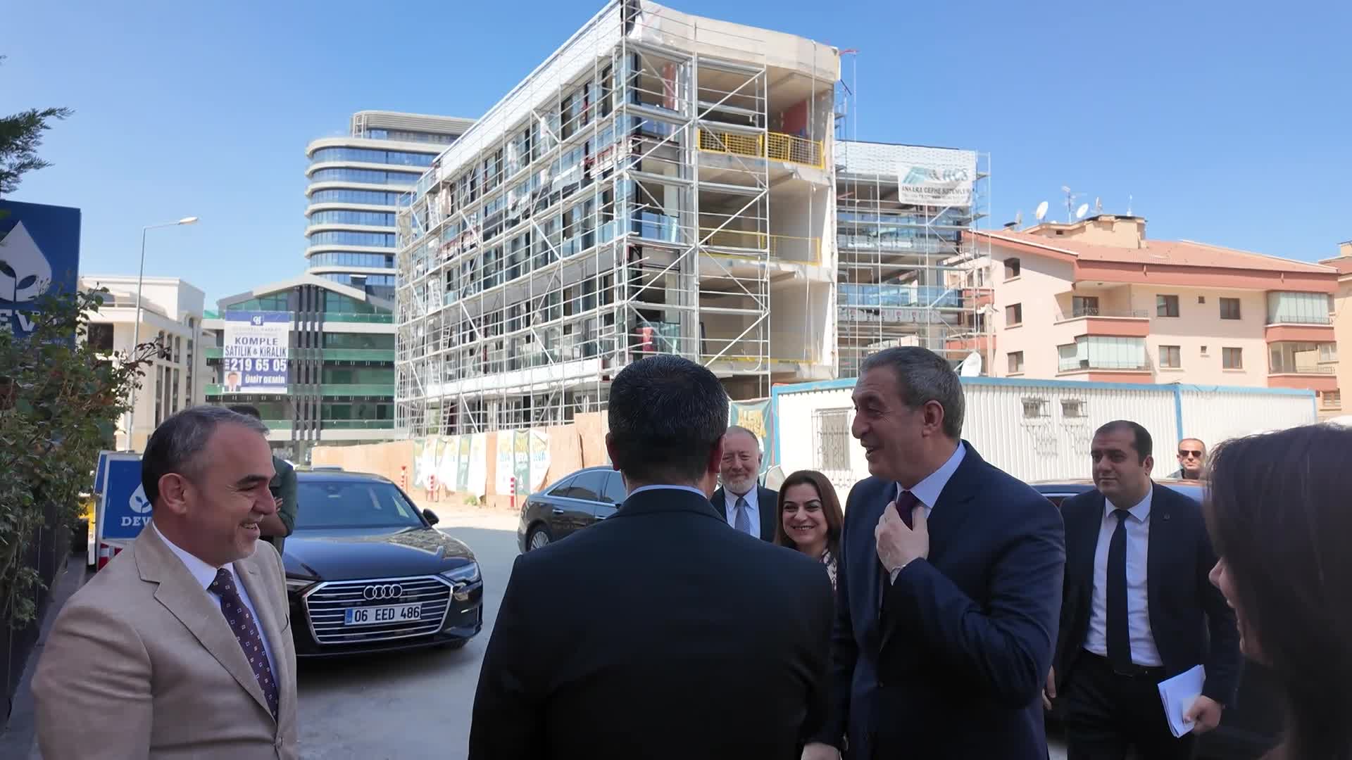 DEM Parti Eş Genel Başkanları, DEVA Partisi Genel Başkanı Babacan'ı ziyaret etti