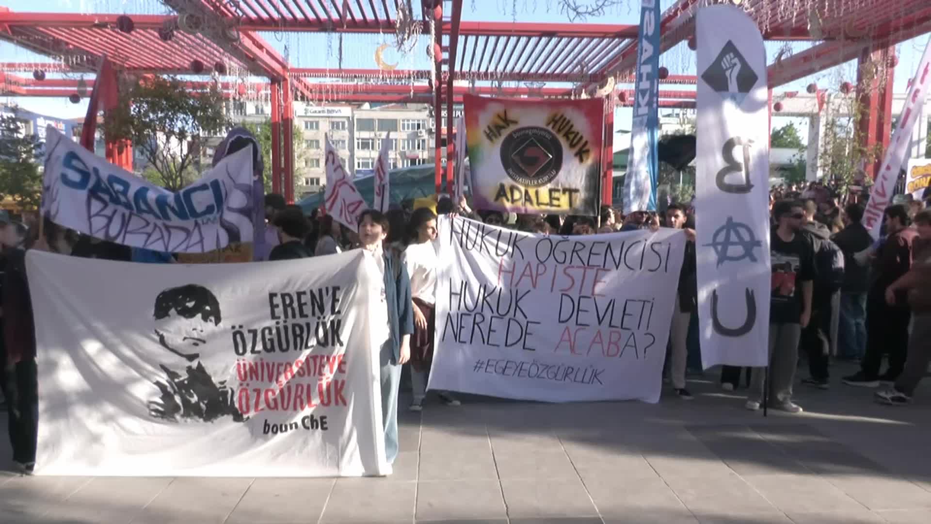 Öğrenciler tutuklu arkadaşları için toplandı: Bugün neyin bayramını kutlayacağız?