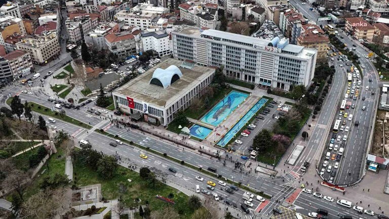 Gazetecilerden “İBB finanse ediyor” paylaşımlarına suç duyurusu