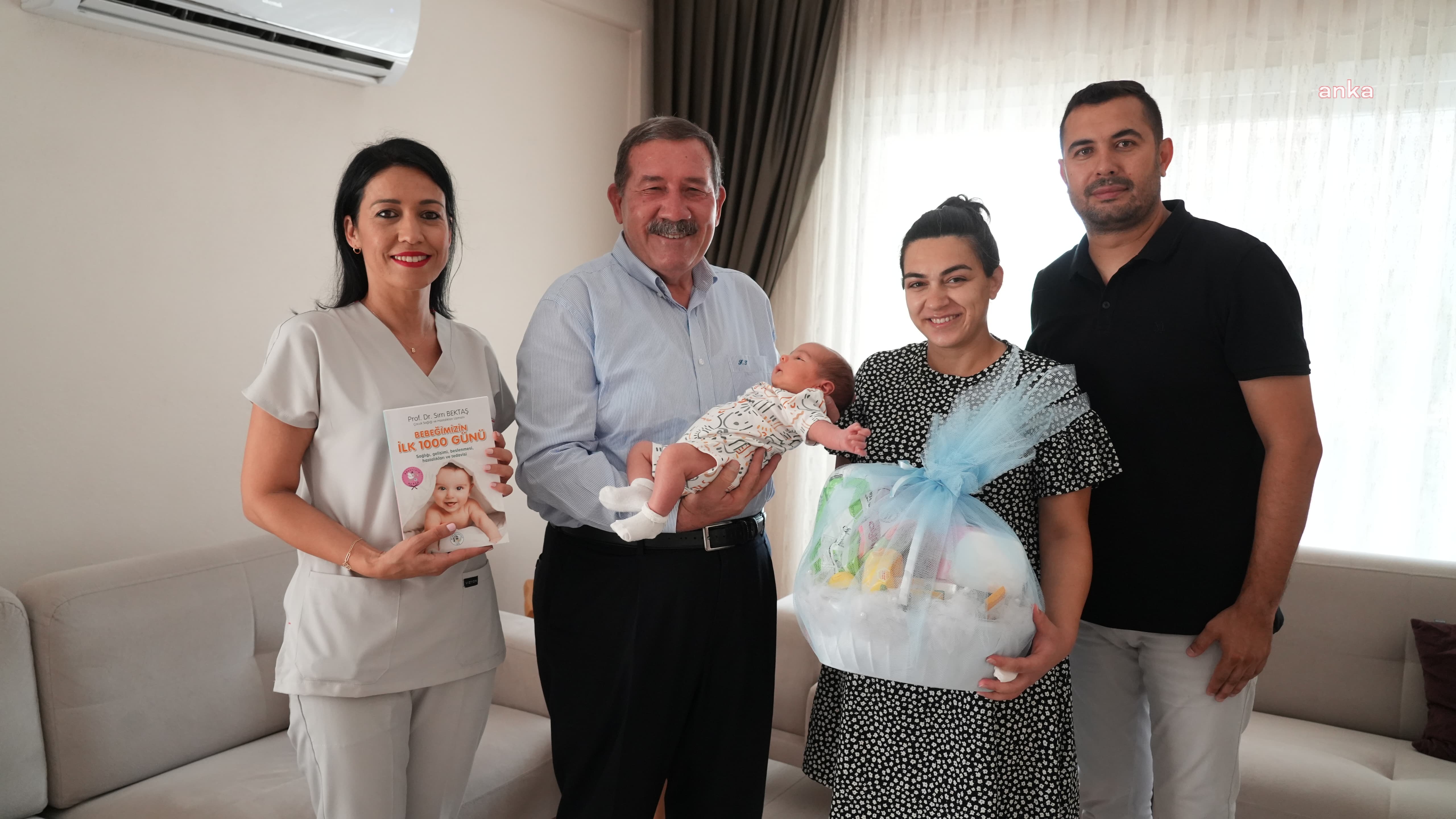 Milas Belediyesi ekipleri “Hoş Geldin Bebek” projesi kapsamında aileleri ziyaret ediyor