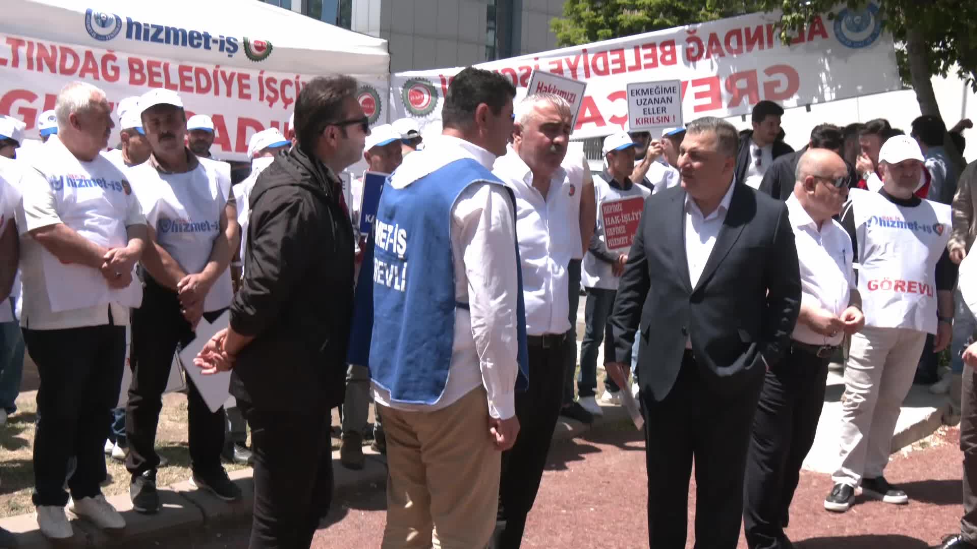 Hizmet-İş Sendikası’ndan Altındağ Belediyesi çalışanı Erdoğan’a destek: "Bizim mücadelemiz; işçilerin dövülmediği bir belediye görmek içindir”