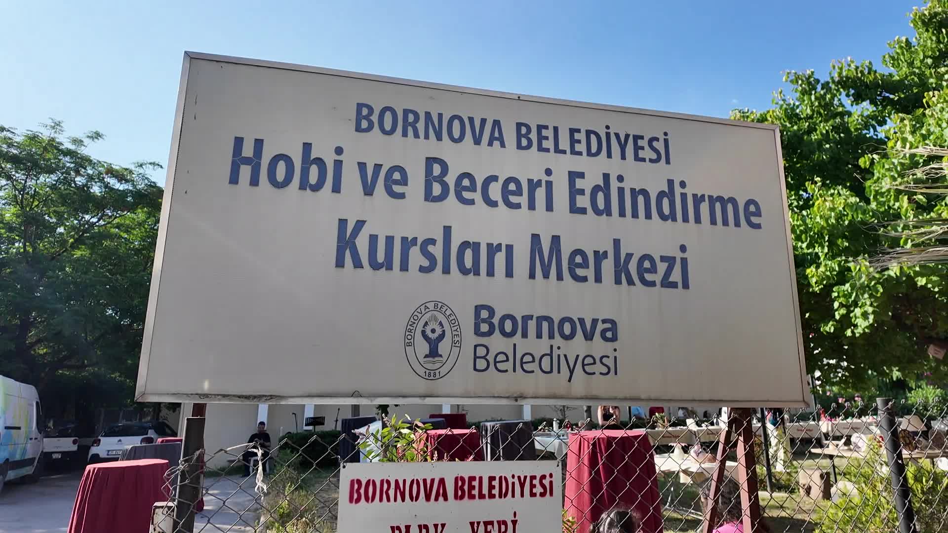 Bornova'da 400 eserlik Seramik ve Çini Sergisi
