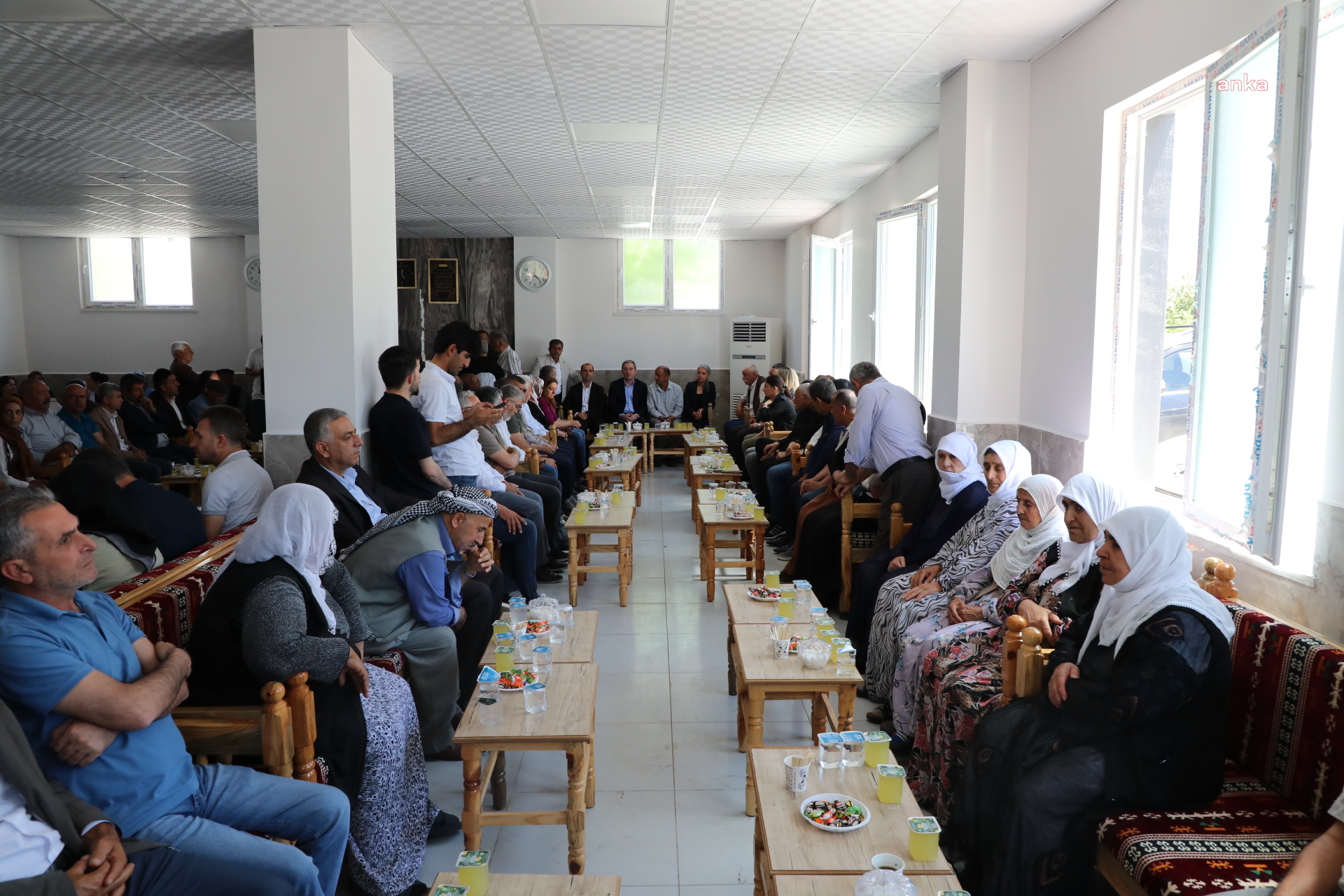 Tuncer Bakırhan'dan eski DEM Parti PM üyesi Faruk Sağlam ve Batman İl Eş Başkanı Mustafa Mesut Tekik için taziye ziyareti