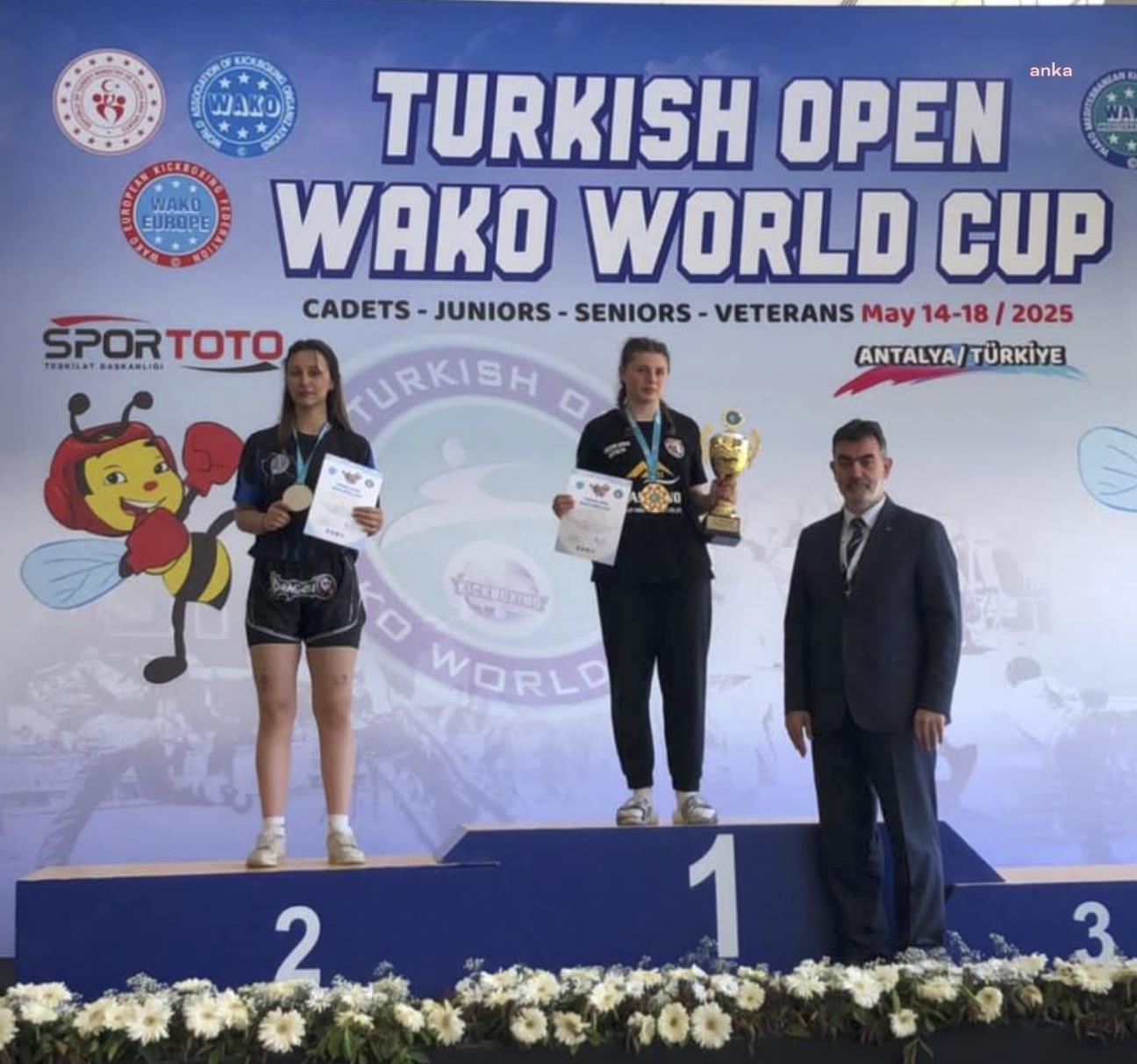 Kütahya Belediyespor Kulübü sporcularından üstün başarı
