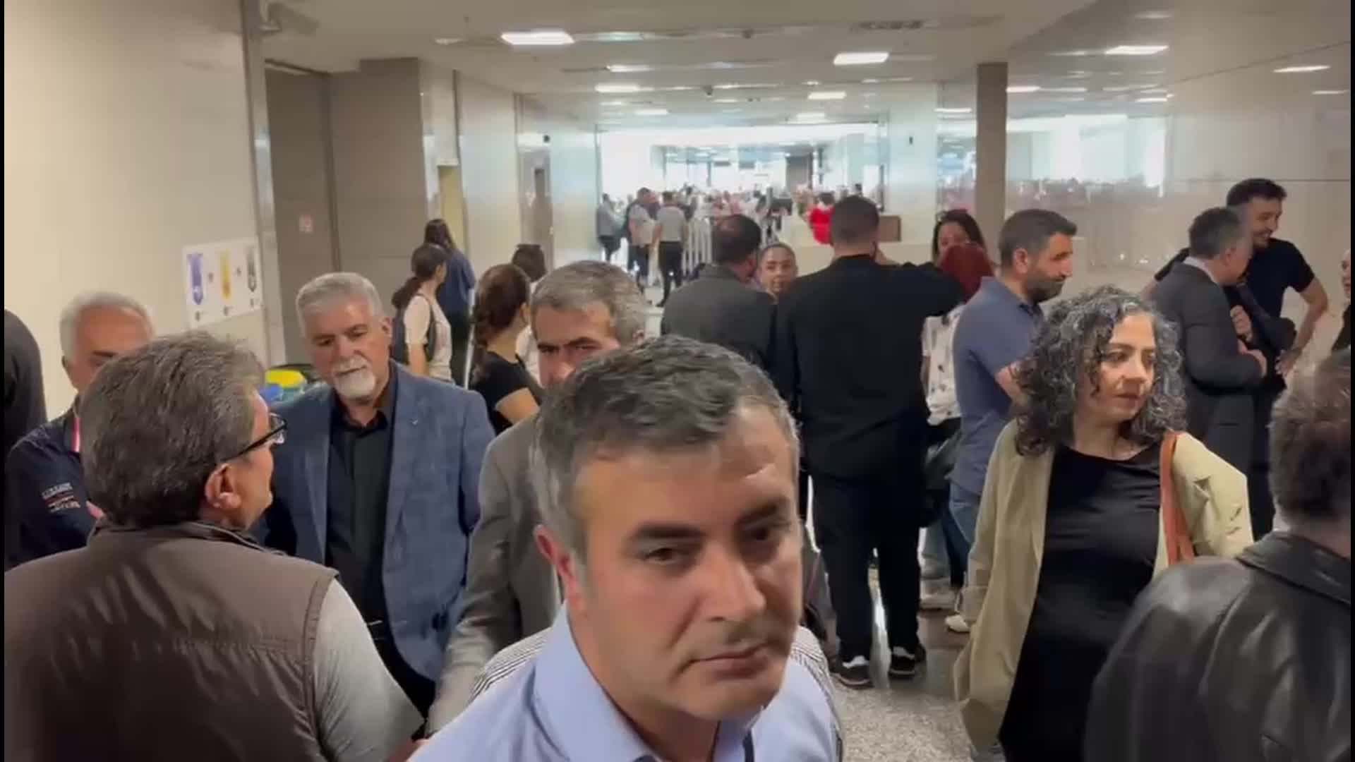 ''Kent Uzlaşısı''ndan tutuklanan belediye başkan yardımcıları ve meclis üyeleri hakim karşısında