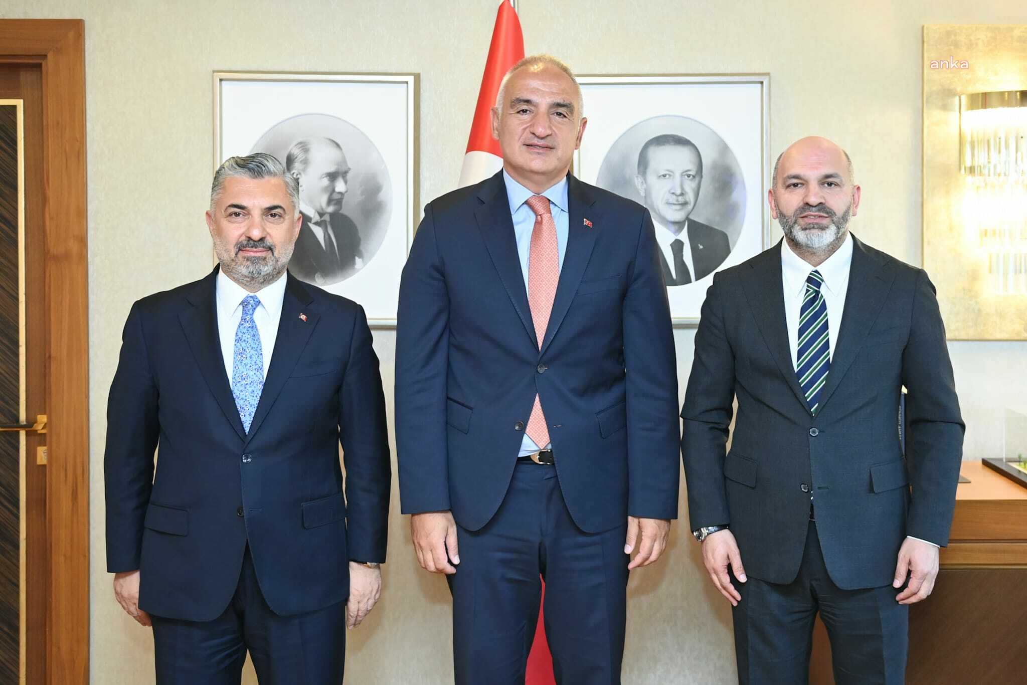 Bakan Ersoy, RTÜK Başkanı Şahin ve RTÜK üyeliğine seçilen Davulcu ile görüştü