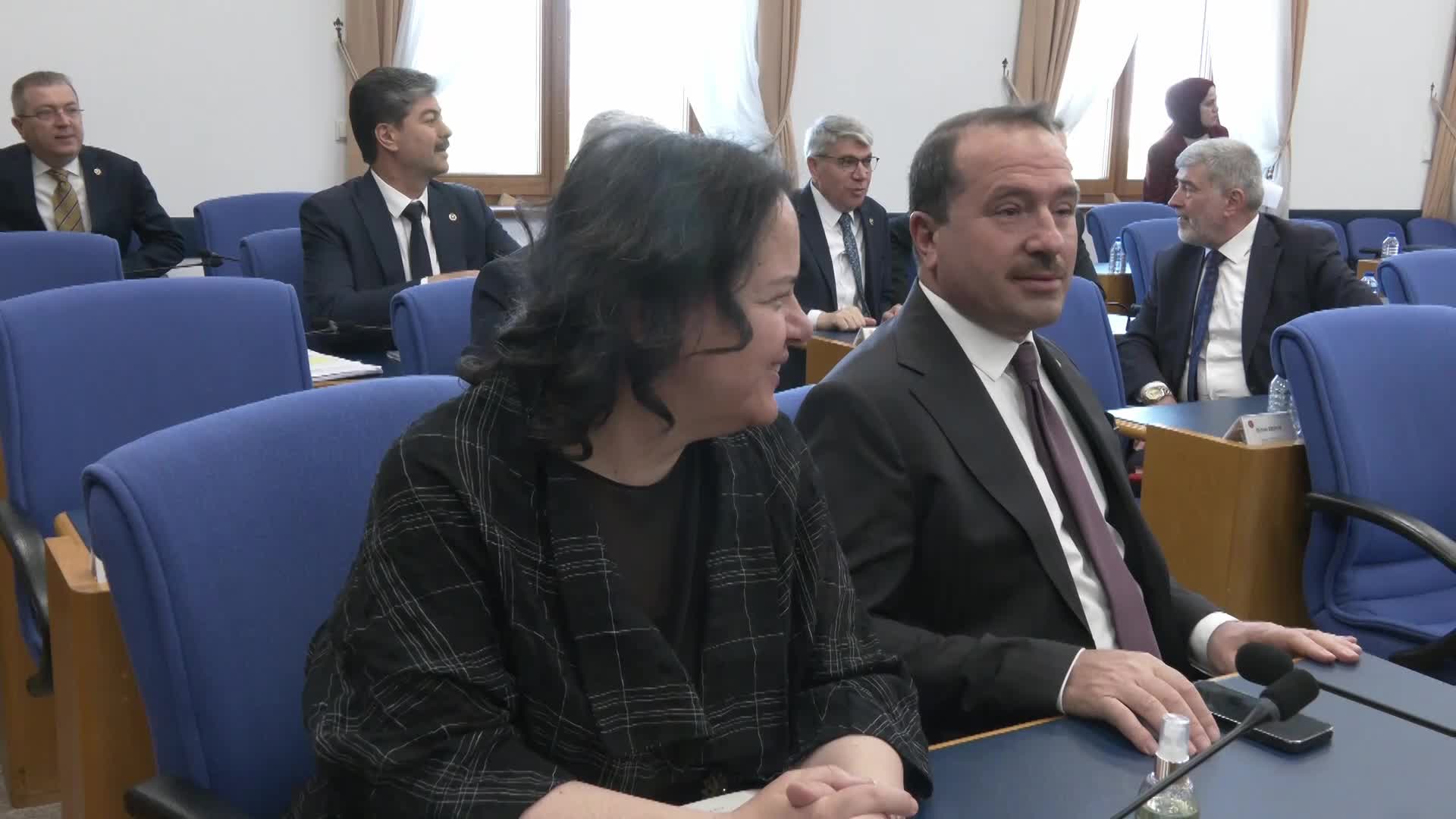 TBMM Plan ve Bütçe Komisyonu... "Cumhurbaşkanına TSK'da  'disiplinsizlik' nedeniyle görevden alma yetkisi" veren maddeler yeniden değerlendirilmek üzere geri çekildi