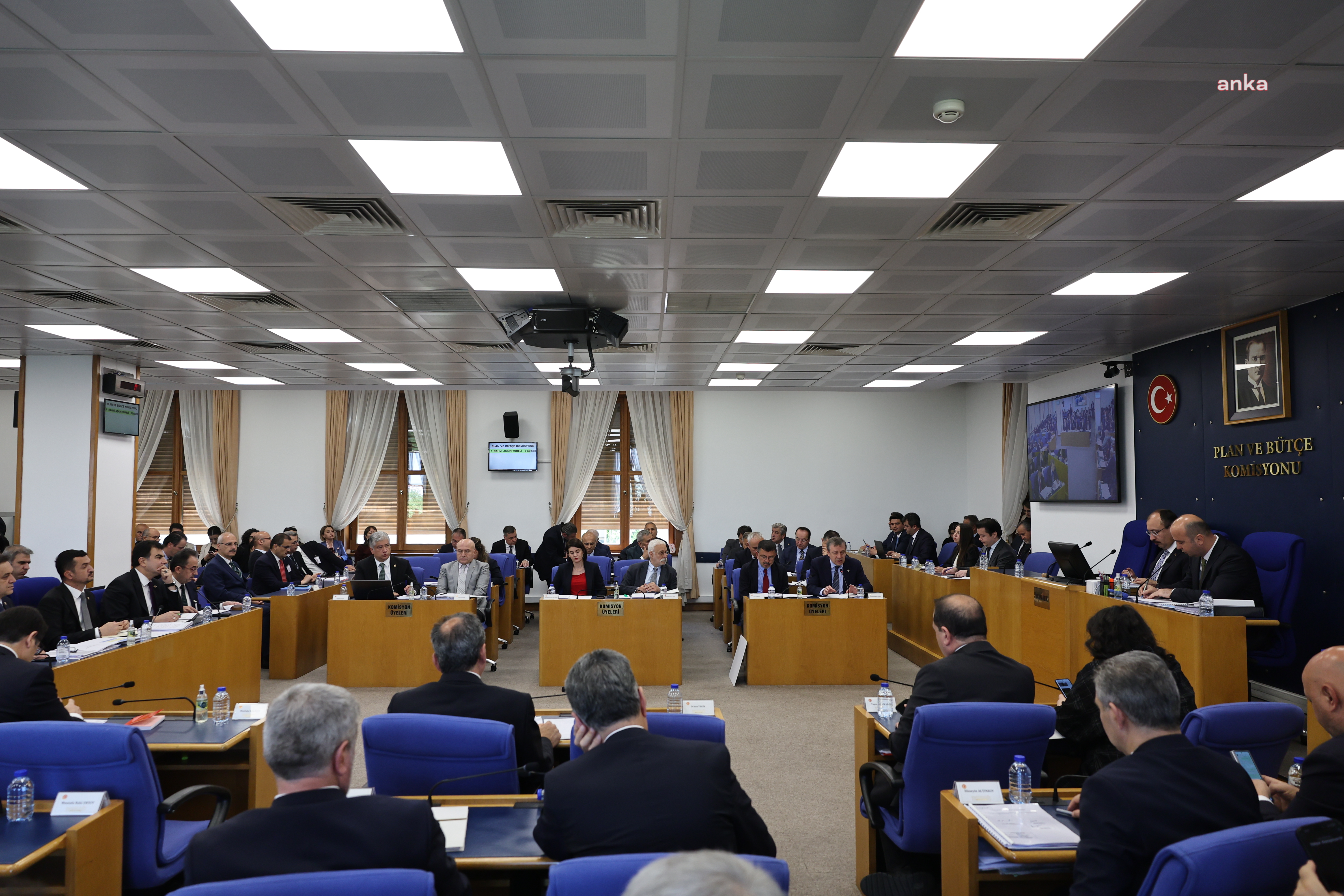 TBMM Plan ve Bütçe Komisyonu... Suat Özçağdaş: "Bu bizim açımızdan açık bir hak ihlalidir, yasama sürecinin de sakatlanmasıdır"