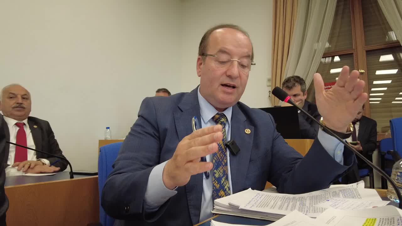 TBMM Plan ve Bütçe Komisyonu… Cevdet Akay: "Cumhurbaşkanı kararıyla terfi etmesi gereken subaylar emekliliklerine kadar bekletilebilir"