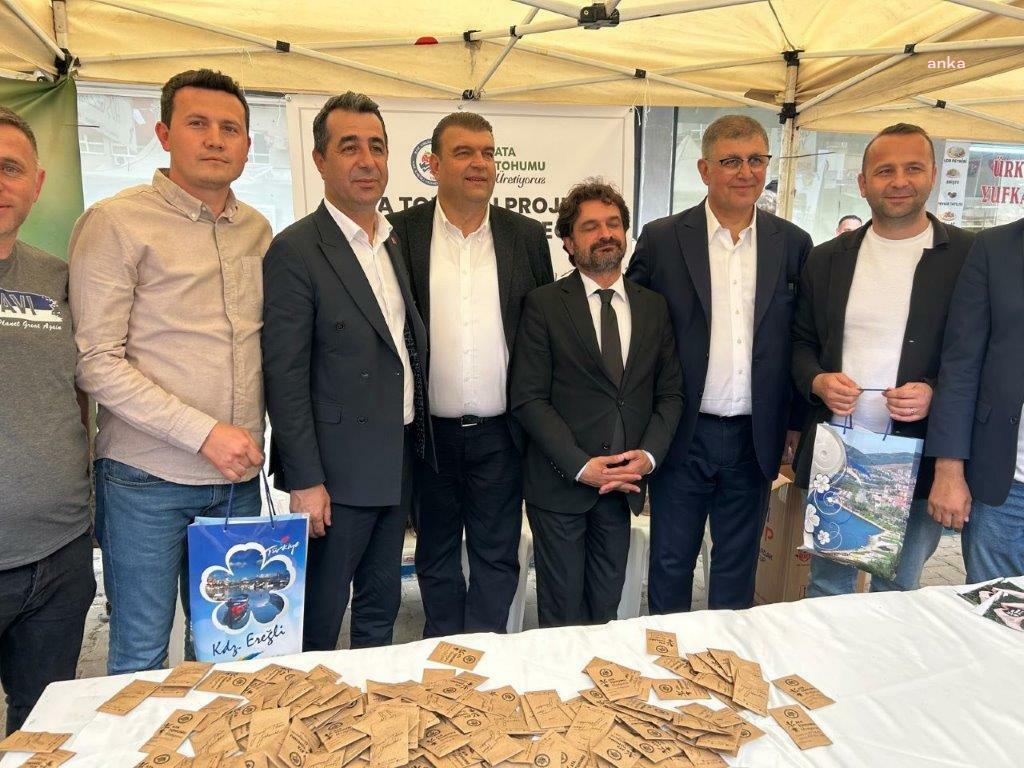 Karadeniz Ereğli Belediyesi’nin ata tohumları İzmir’de yoğun ilgi gördü