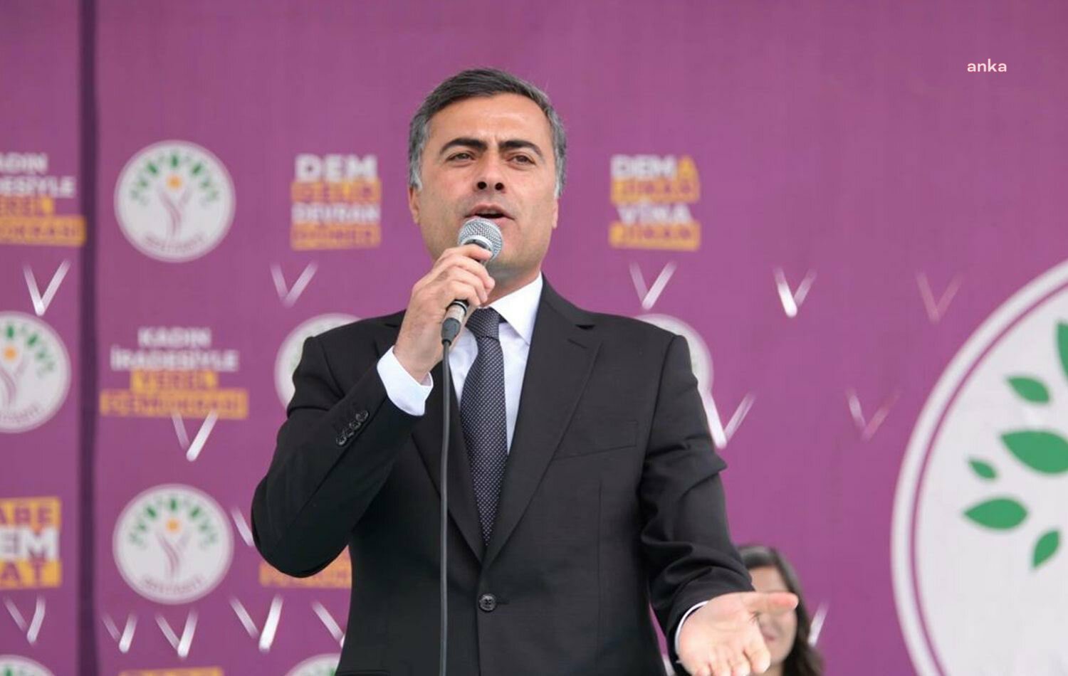 Abdullah Zeydan: Kadına yönelik şiddetle mücadele kapsamında yapılan 'Adli Yardım Protokolü' kayyım tarafından iptal edildi