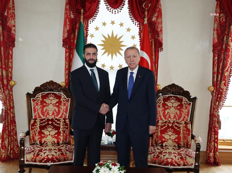 Erdoğan-Şara görüşmesi... İletişim Başkanlığı: ''Cumhurbaşkanı Erdoğan ABD ve AB'nin Suriye'ye yönelik yaptırımları kaldırma kararının memnuniyetle karşılandığını söyledi''