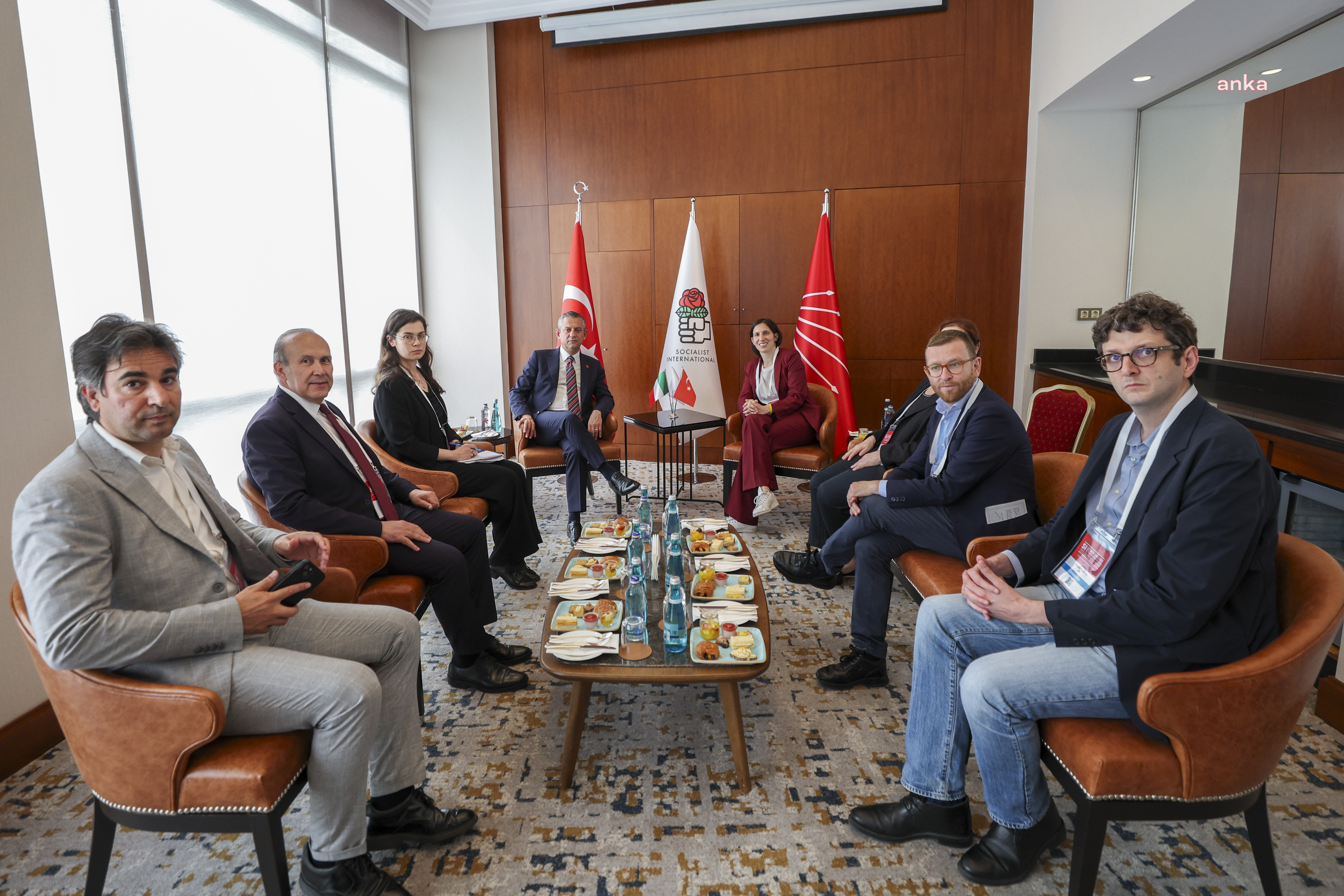 CHP Genel Başkanı Özel, Sosyalist Enternasyonal toplantıları kapsamında bir dizi görüşme gerçekleştirdi