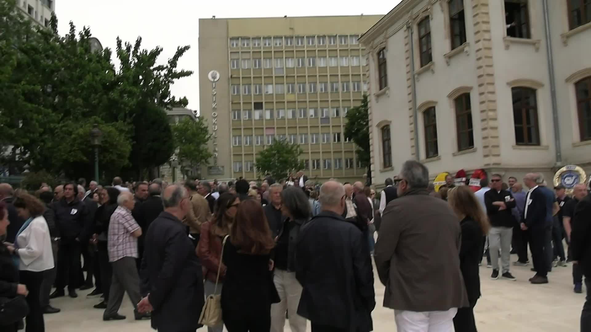 Eski Merkez Bankası Başkanı Rüşdü Saracoğlu, son yolculuğuna uğurlandı