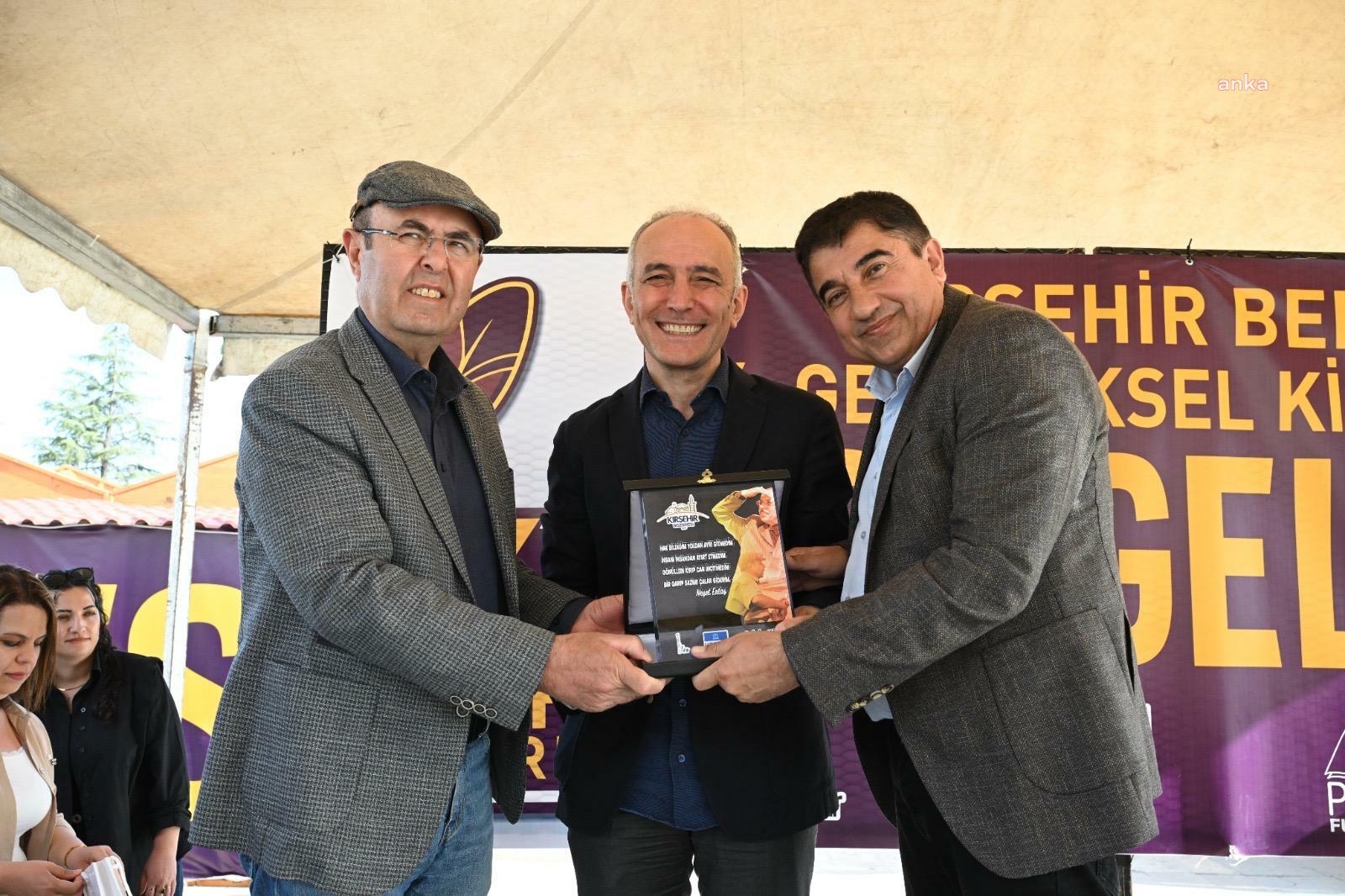 Kırşehir Belediye Başkanı Ekicioğlu, 4. Kitap Fuarı'nda söyleşilere katıldı