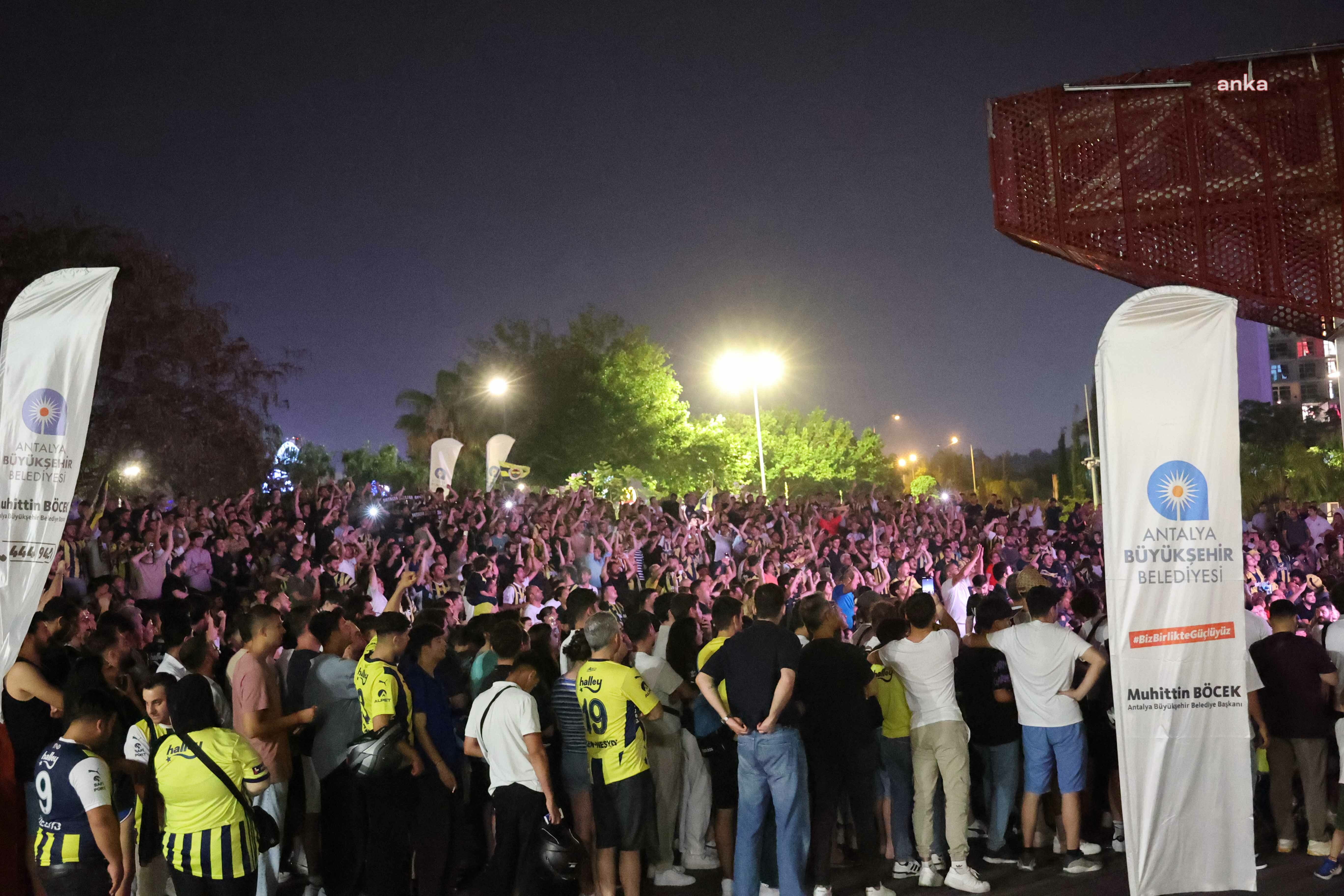 Antalya Büyükşehir Belediyesi, Final Four heyecanını dev ekrana taşıdı