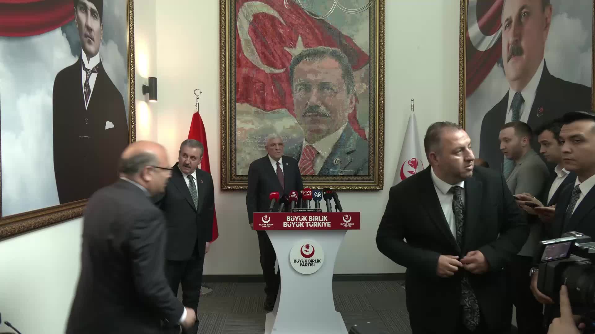 Müsavat Dervişoğlu: "İmralı ulaklarının bana getirecekleri herhangi bir bilgi tarafımdan muteber kabul edilmez"