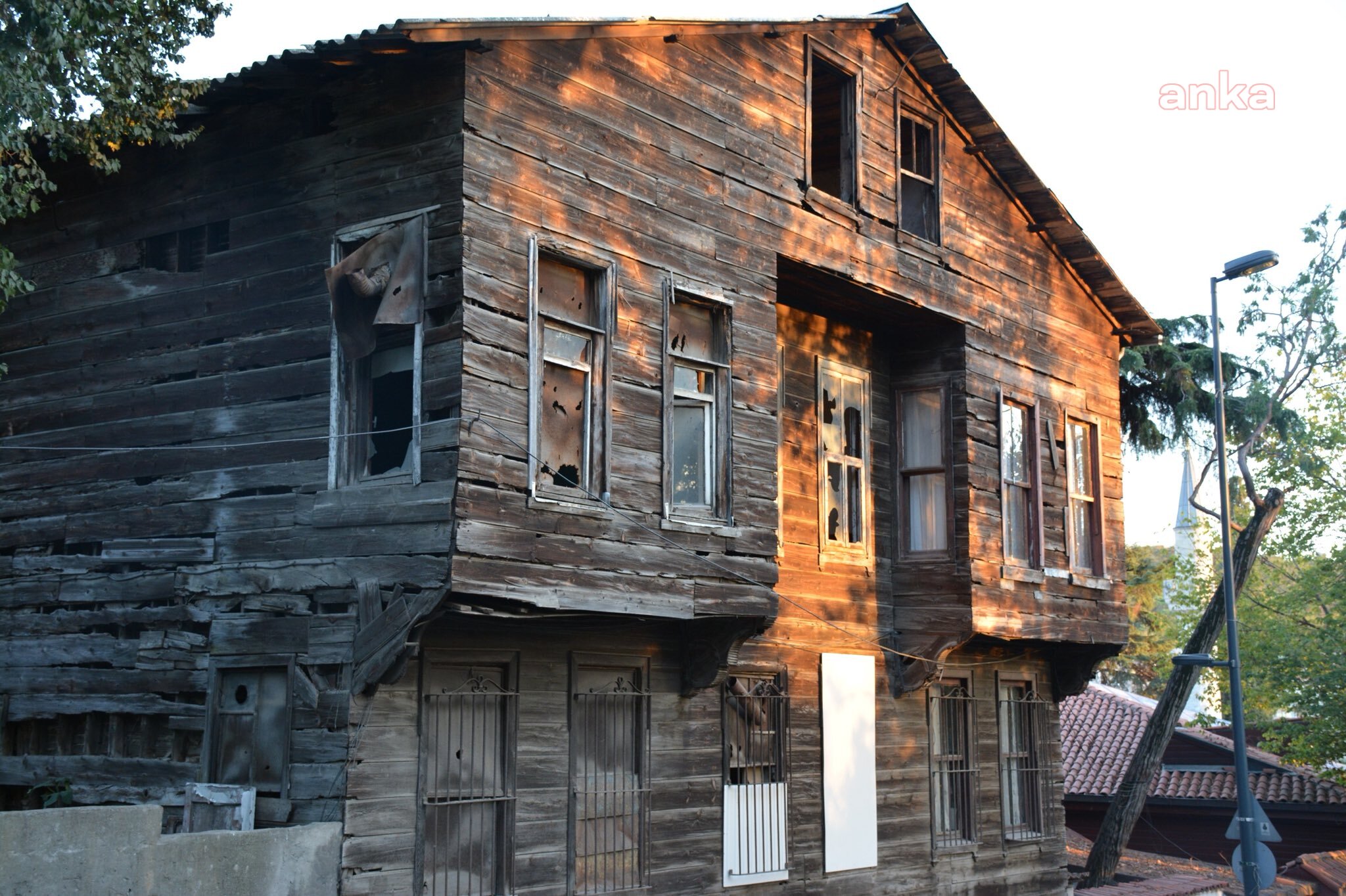 ERDOĞAN'IN MAHALLESİNDE DİKKAT ÇEKEN ARAZİ VE KONAK SATIŞI
