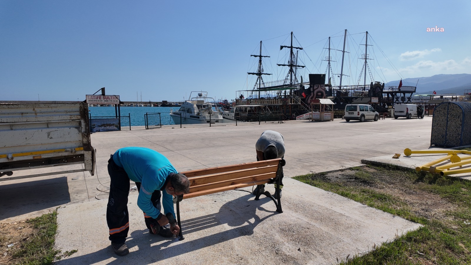 Silifke Belediyesi, kent mobilyalarını kendi üretiyor