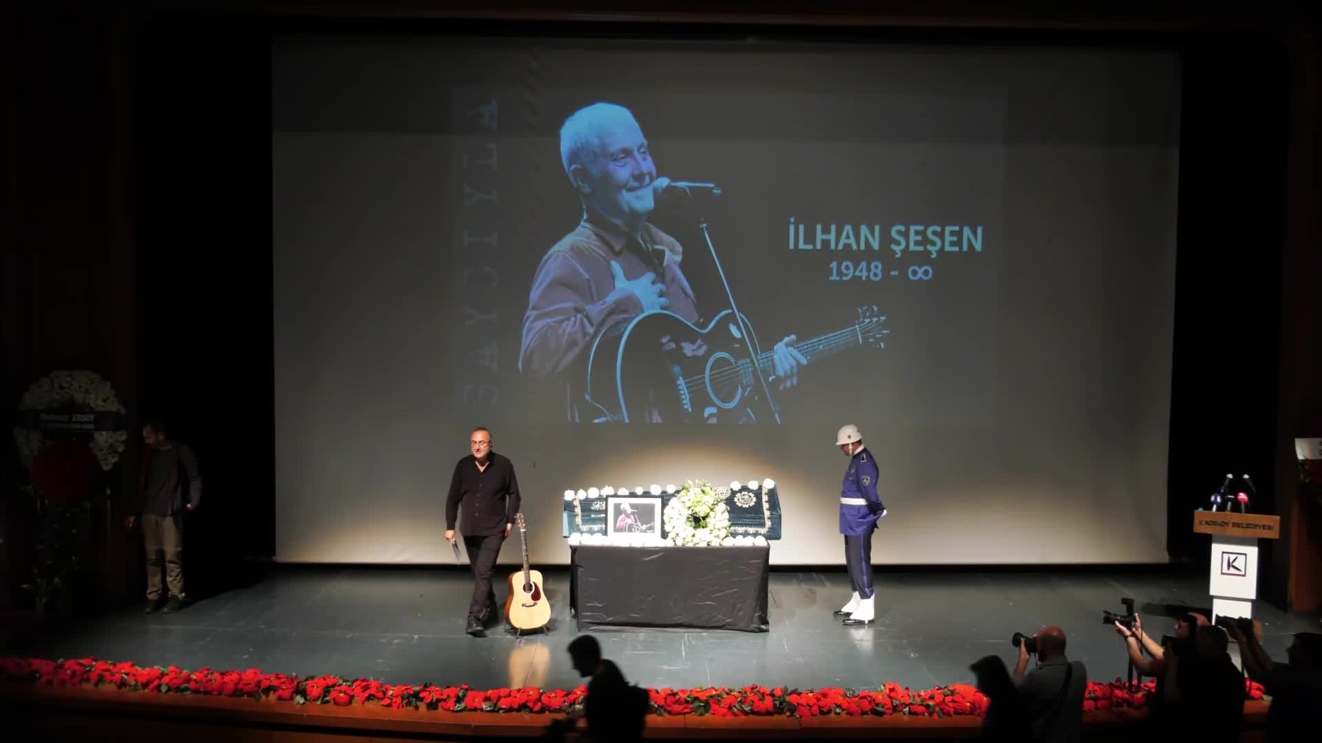 İlhan Şeşen için anma töreni düzenlendi... Kadıköy Belediye Başkanı Kösedağı: "İlhan Şeşen, kent ozanı olarak besteleriyle hayatımızı güzelleştirdi, anlamlı kıldı"