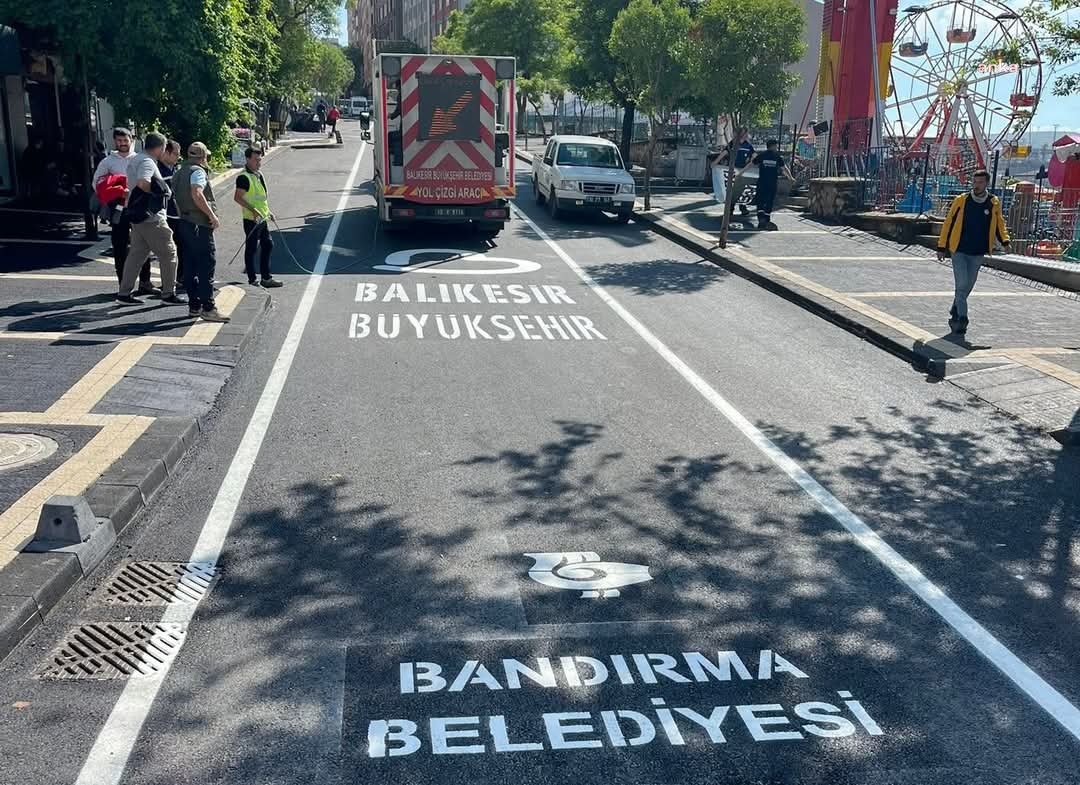 Bandırma Belediyesi, Mehmetçik Caddesi'ni yeniledi