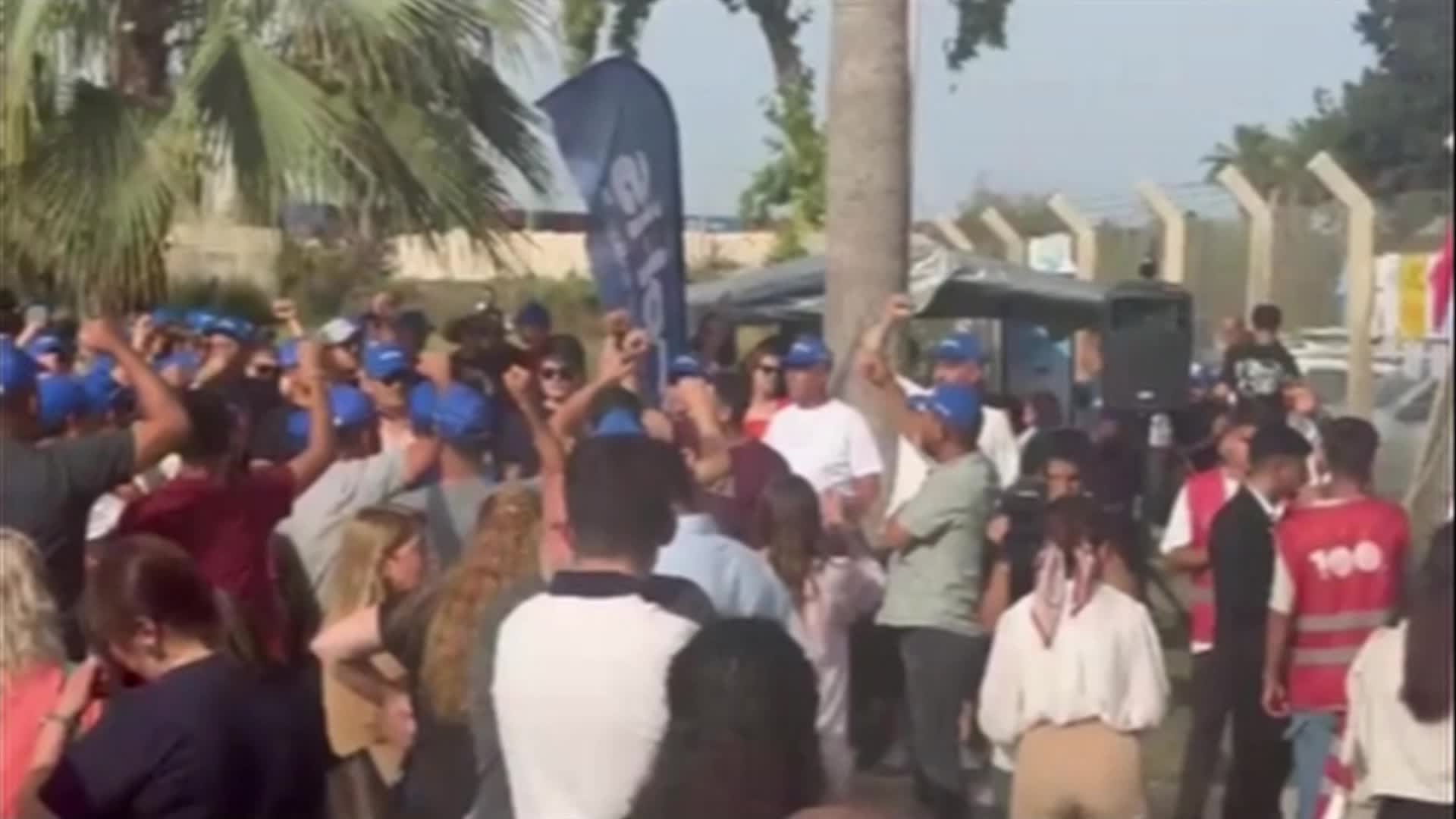 CHP'den Toros Tarım işçilerinin grevine destek ziyareti