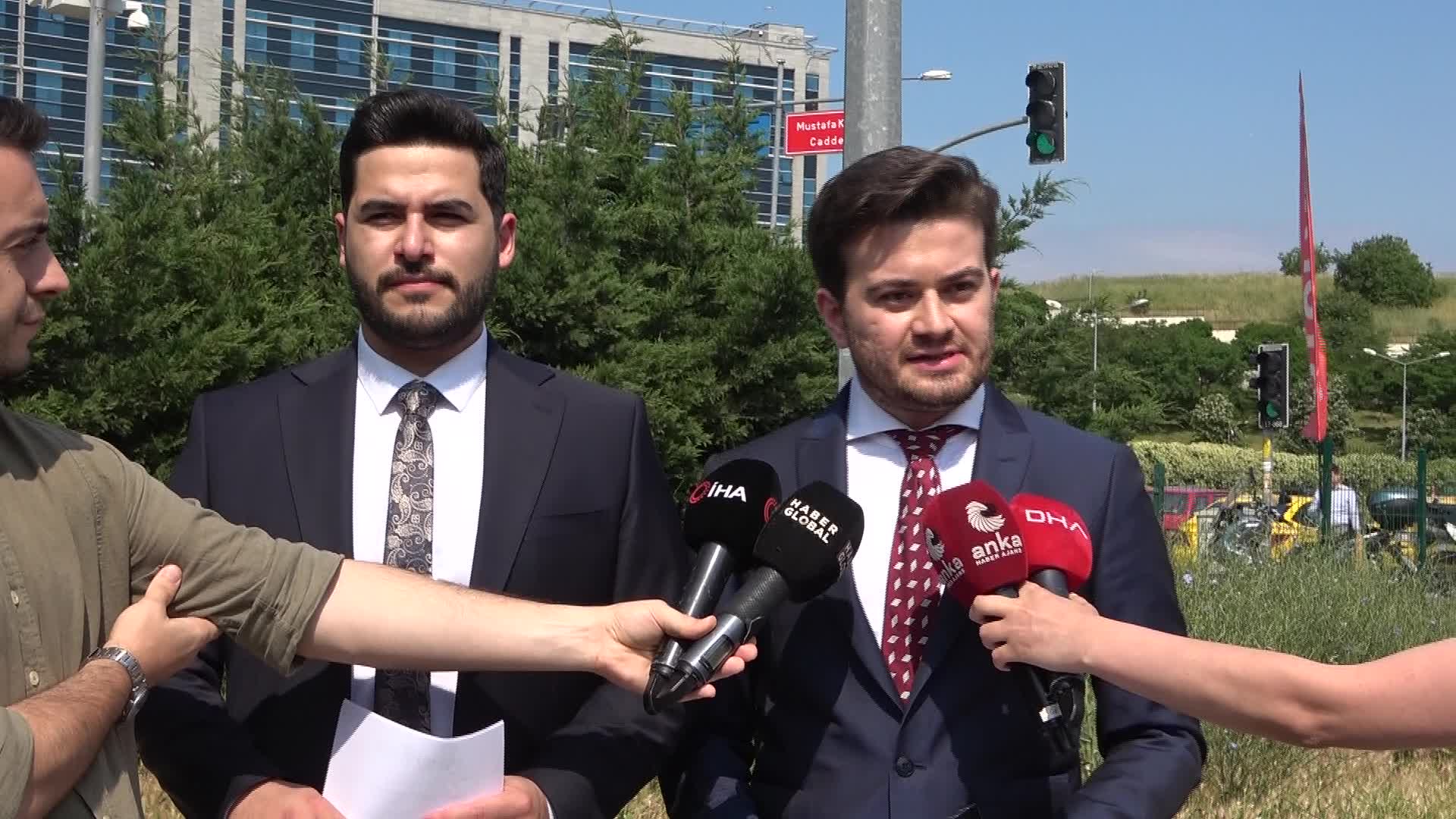 İnan Kıraç'ın evliliğinin iptali davası 4 Temmuz'a ertelendi... Kıraç'ın vasileri: Hastaneden kaçırıldıktan sonra şehir dışına doğru yola çıkarılmış