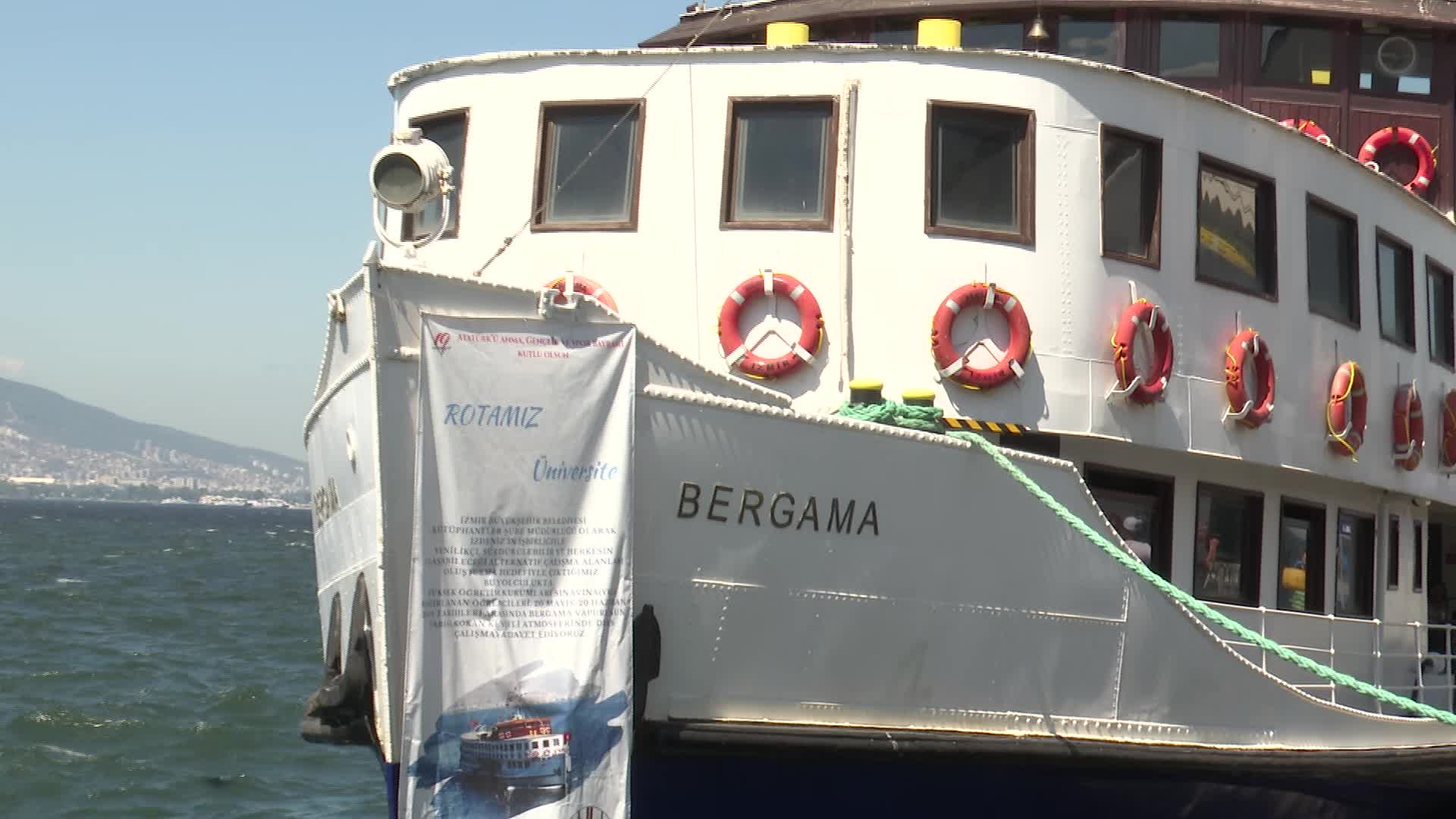 Üniversiteye hazırlanan öğrencilere kütüphane olacak: Bergama Vapuru gençler için demir attı