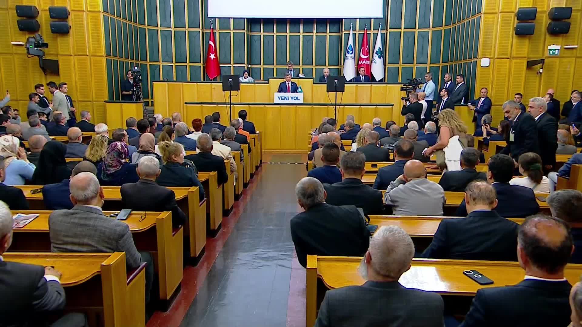Yeni Yol grup toplantısı... Davutoğlu: "PKK'nın silah bırakması tüm bölgenin kazancı olur"