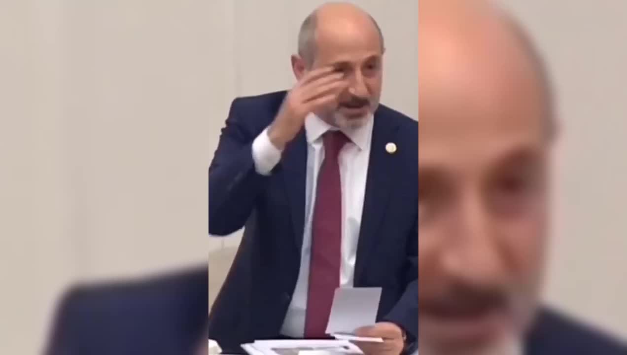 CHP'LİLERDEN SARAY SOFRASINA TEPKİ: "KURU EKMEĞE MUHTAÇ EDİLEN HERKES İZLEMELİ"