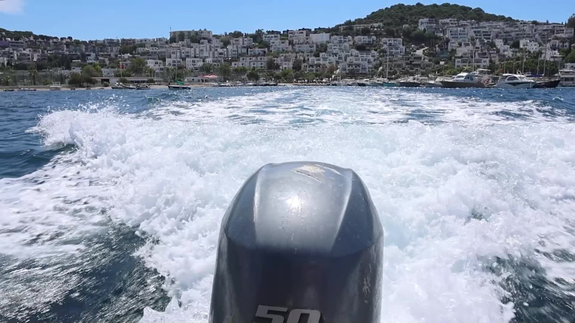 Bodrum Belediyesi'nin düzenlediği deniz dibi temizliğinin üçüncü etabı Bitez’de yapıldı
