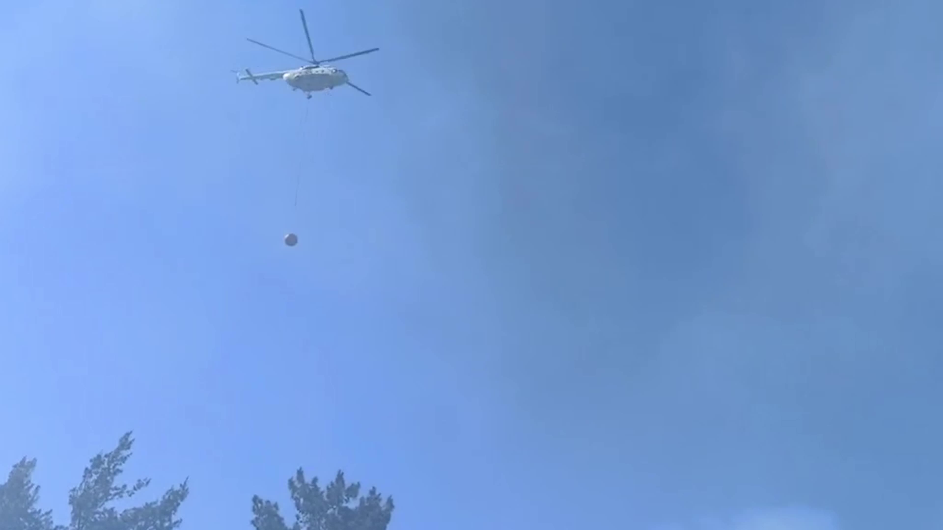 Burhaniye Belediyesi, ilçeyi bayrama hazırladı