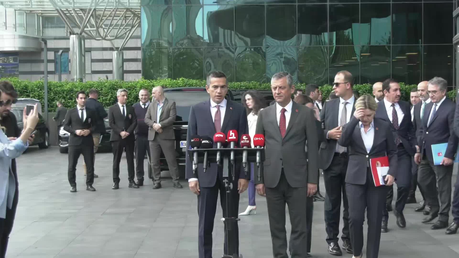 Özgür Özel, TİSK'i ziyaret etti... Özel: "İşverenler için, onları da güvence altına alacak model geliştirip kamuoyu ile paylaşacağız"