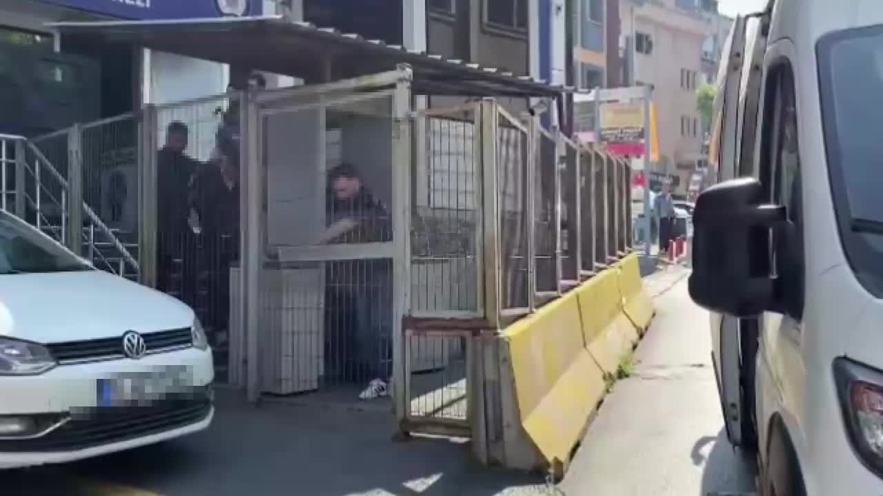 Güngören'de gazetecilere saldıran iki şüpheli tutuklandı