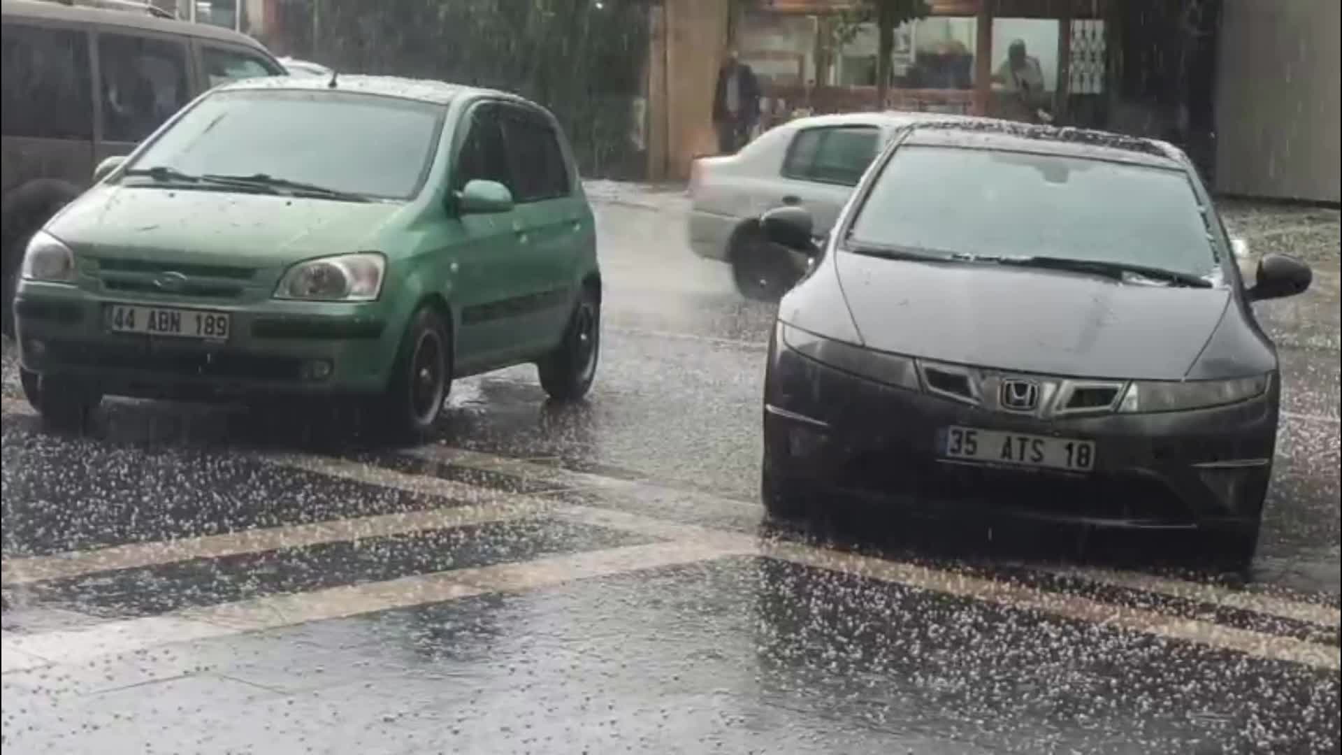 Malatya’da sağanak felaketi: Kerpiç ev yağışa dayanamadı, üç kişi yaralandı
