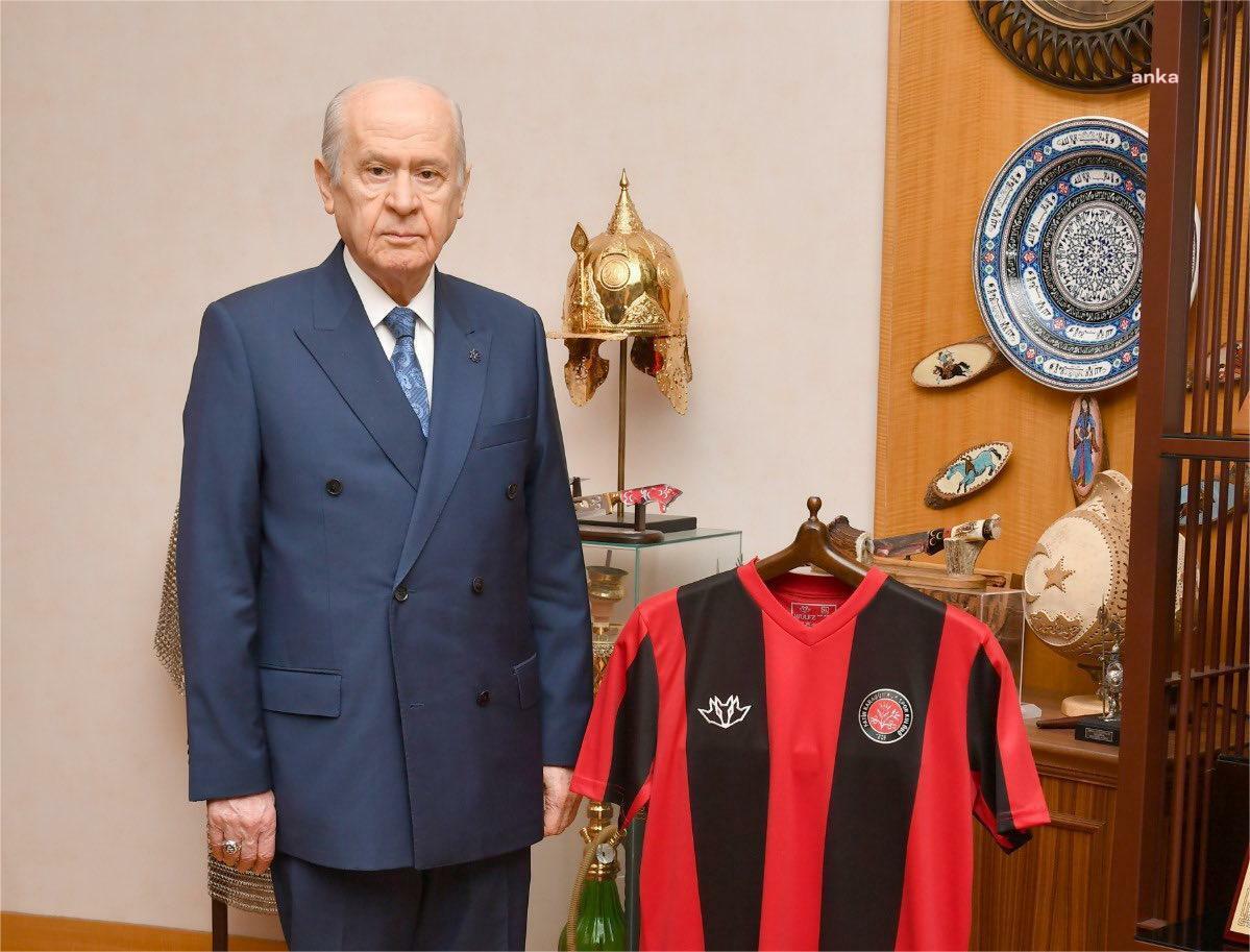 Bahçeli'den Süper Lig'e çıkan Karagümrük'e tebrik telefonu