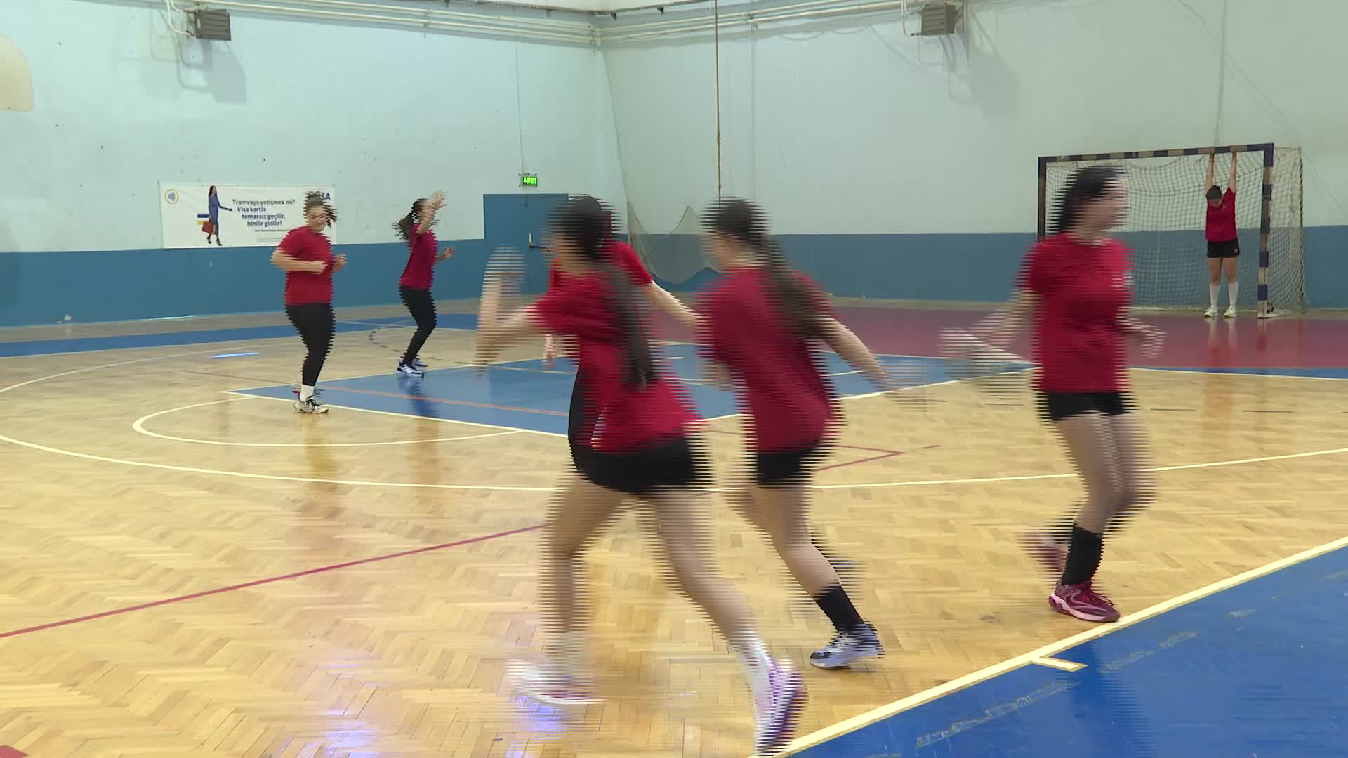 İzmir Büyükşehir Belediyesi Spor Kulübü hentbol takımlarından büyük başarı