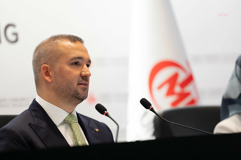 Merkez Bankası yılın ilk Finansal İstikrar Raporunu paylaştı... Fatih Karahan: "Son dönemde finansal piyasalarda yaşanan gelişmelere rağmen, dezenflasyon sürecinin devamı Türk lirası varlıklara olan ilgiyi destekledi"