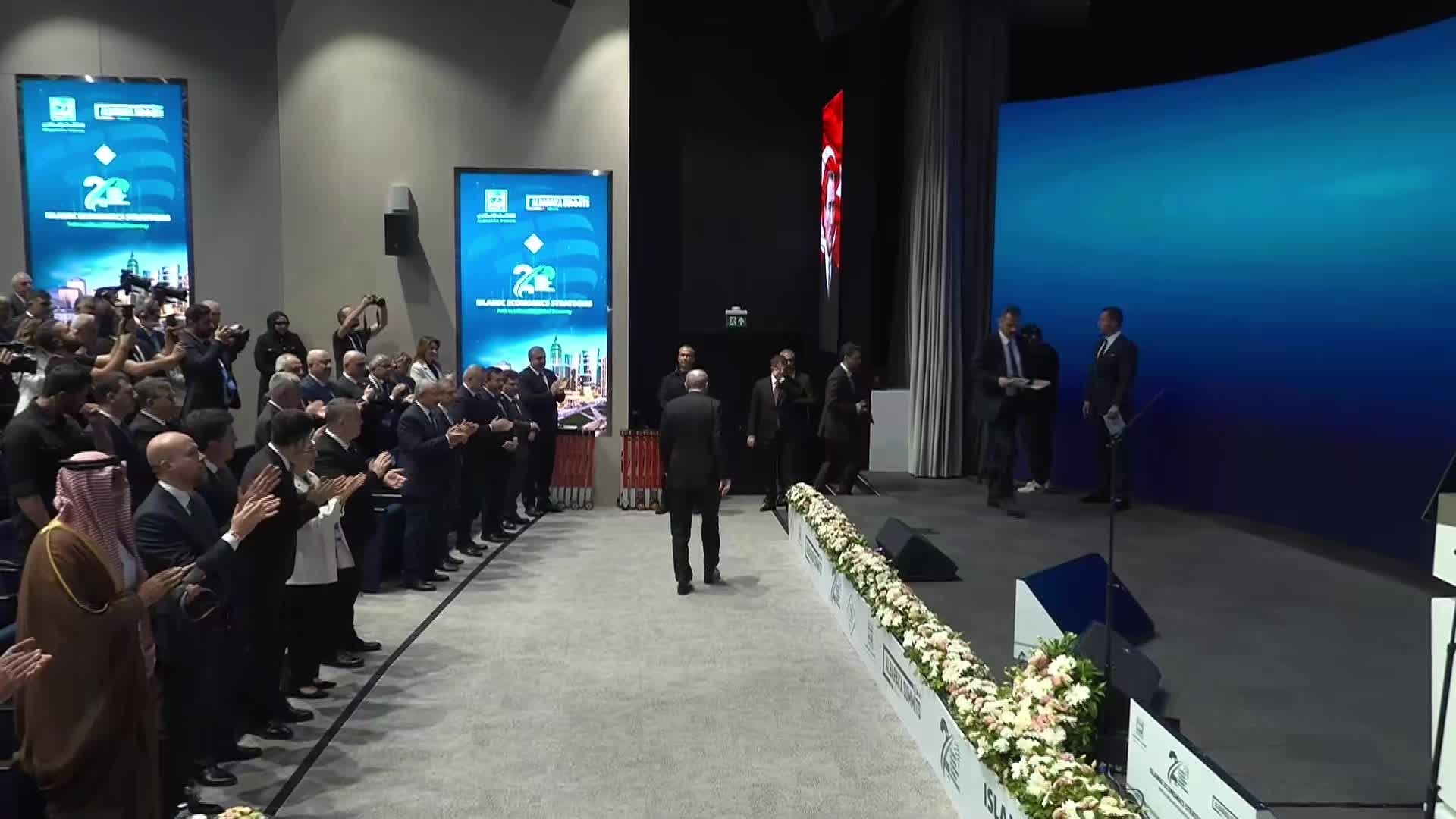 Cumhurbaşkanı Erdoğan: "Şahsen faizsiz ekonomi özlemimi bundan sonra da gür bir seda ile dillendirmeye devam edeceğim"