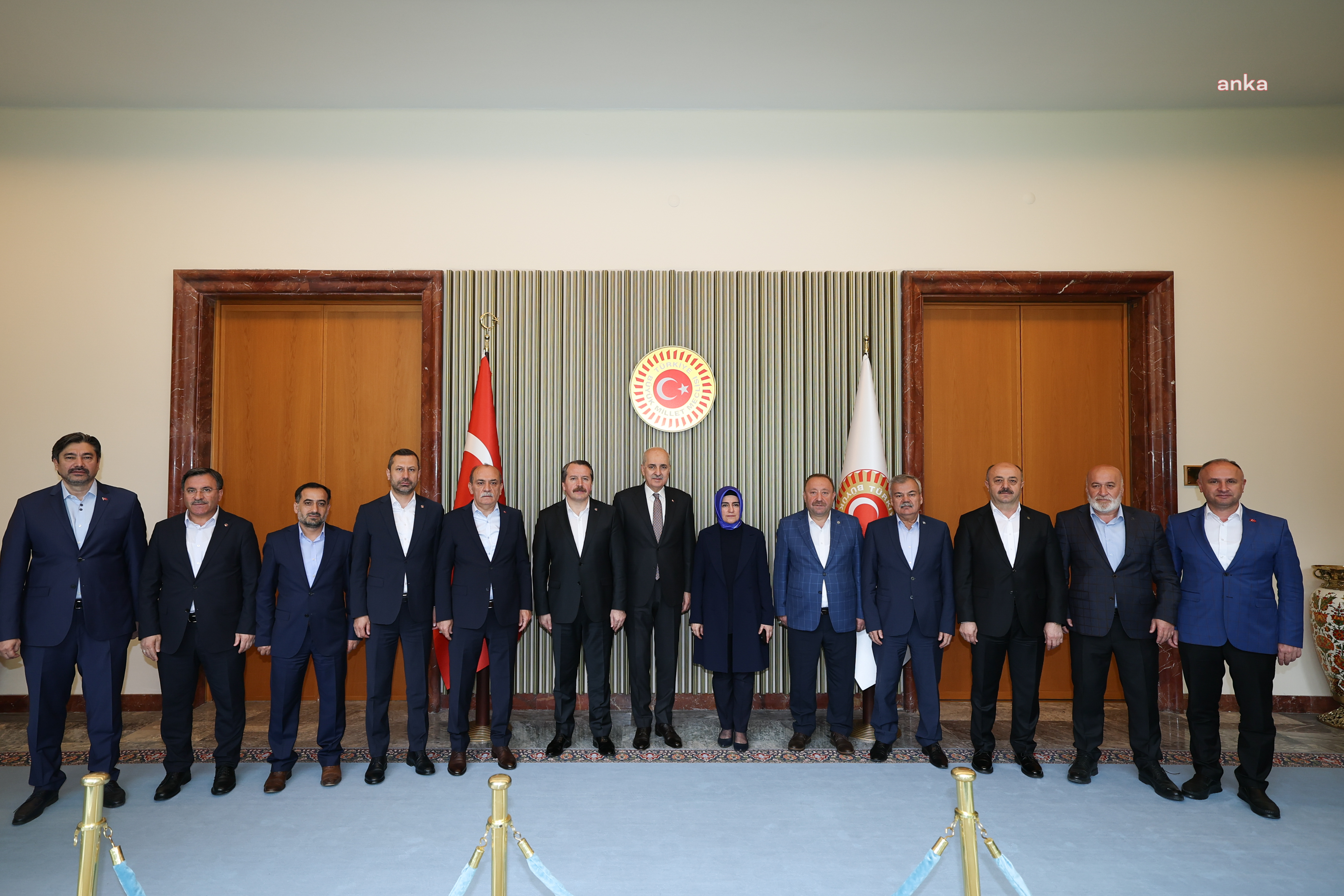 TBMM Başkanı Kurtulmuş, Memur-Sen heyetini kabul etti: “Ailenin korunması ve kutsal bir müessese olduğu anayasada yer almalı”