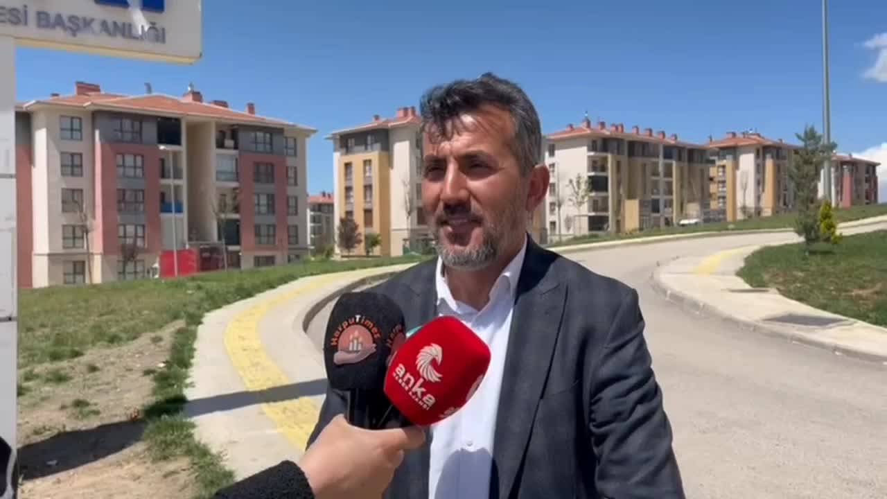 Elazığ'da TOKİ sakinleri tapularını alamıyor... Muhtar Karataş: "Toplamda 600 konut var. 600’ü de tapularını alamıyor"