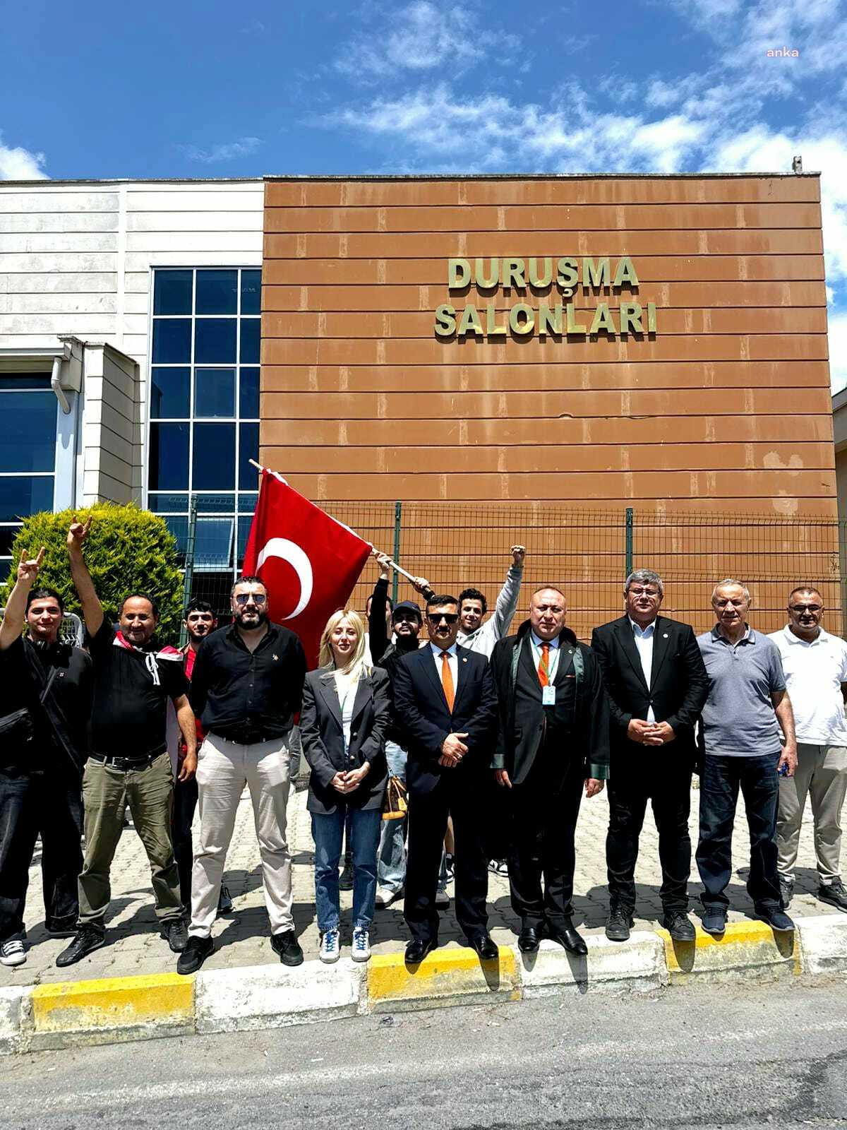 İYİ Partili Türkoğlu, İstanbul'da gençlerin duruşmasını takip etti