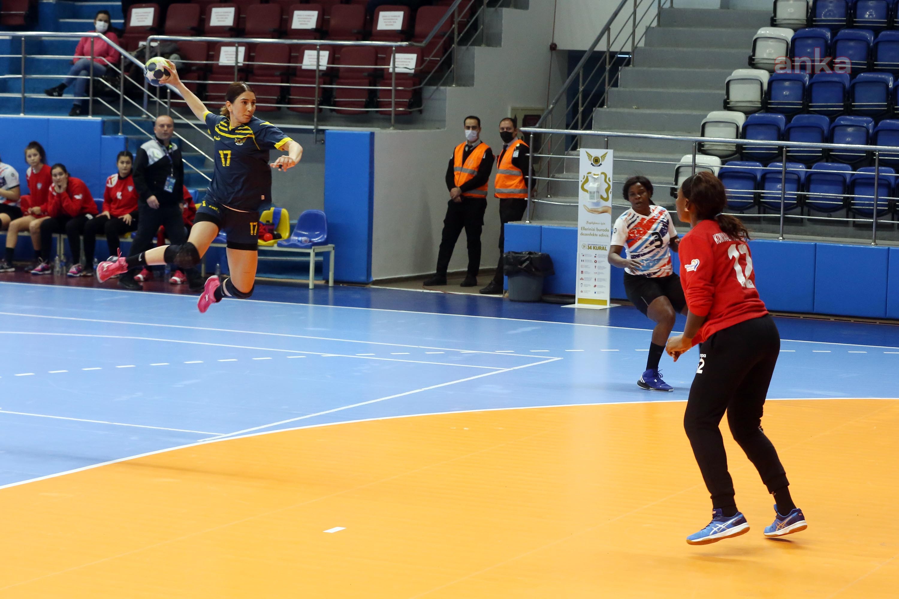 YENİMAHALLE'NİN ALTIN KANATLI MELEKLERİ, KONYAALTI'NA GEÇİT VERMEDİ