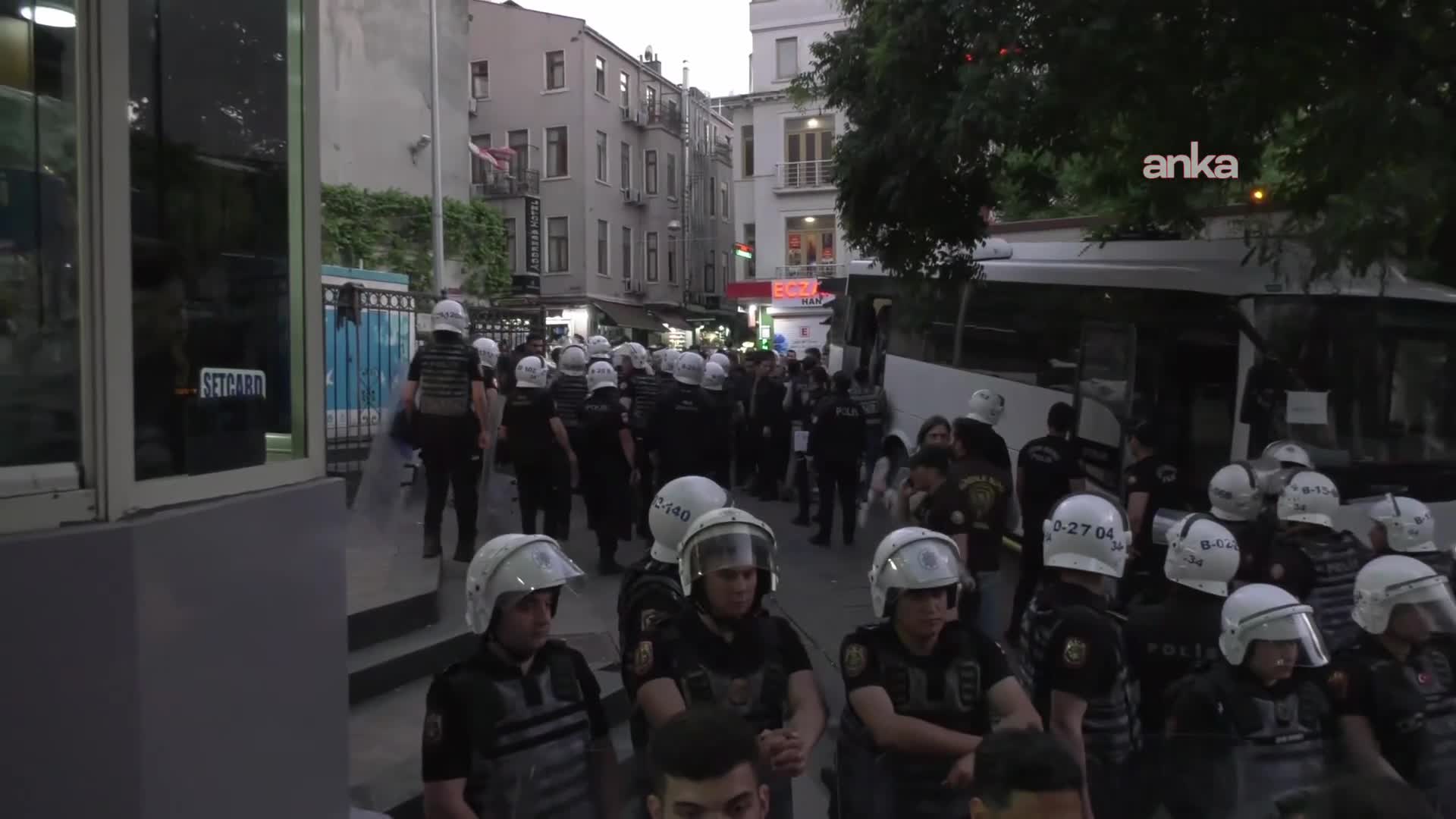 Gezi anmasından sonra gözaltına alınanlardan 82'si serbest bırakıldı