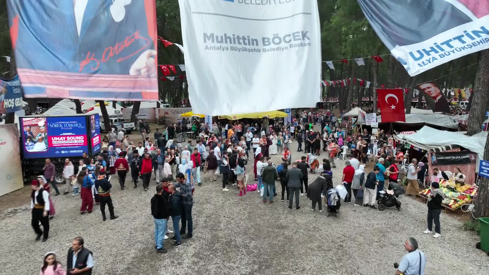Antalya Yörük Türkmen Festivali'nde Funda Arar rüzgarı esti