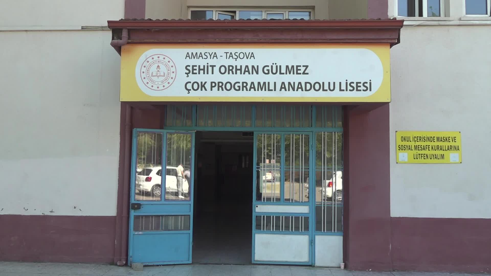 Amasyalı iki kız kardeşin ‘bilek güreşi’ başarısı