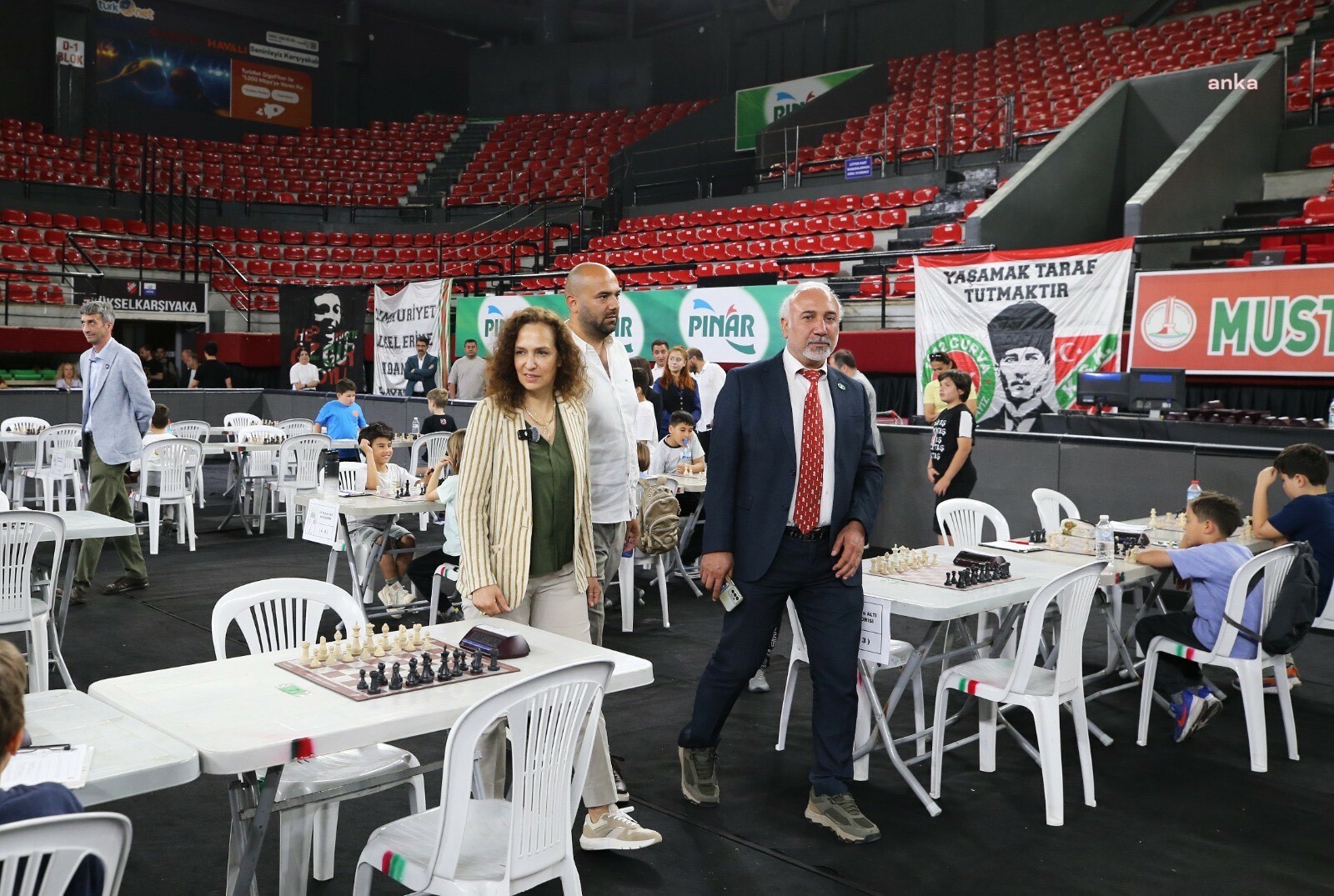 13 ilden 220 satranç sporcusu Karşıyaka'da turnuvada buluştu
